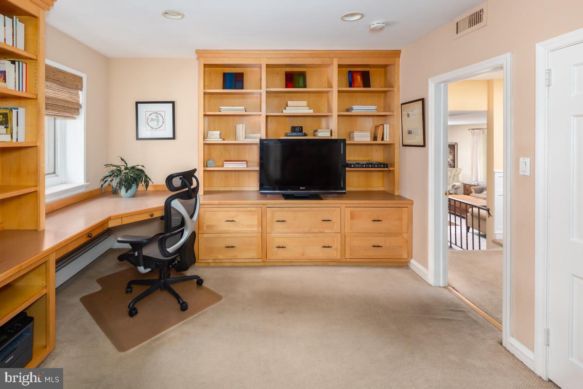 WYNNEWOOD - Residential