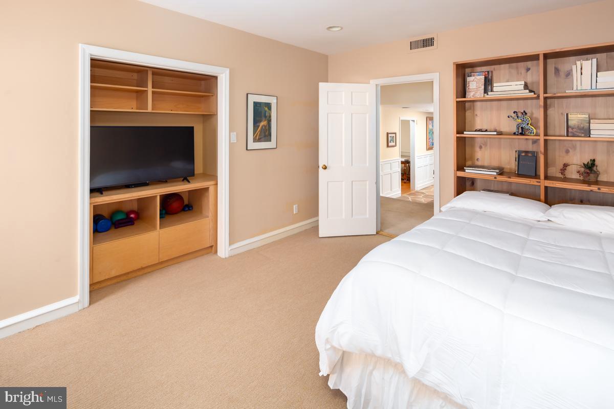 WYNNEWOOD - Residential