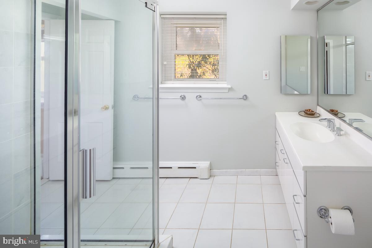 WYNNEWOOD - Residential