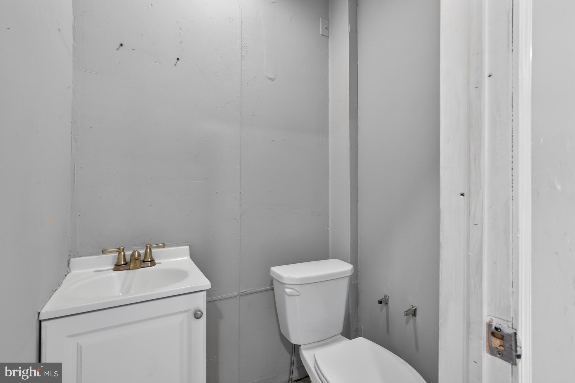 WEST PASSYUNK - Commercial Lease