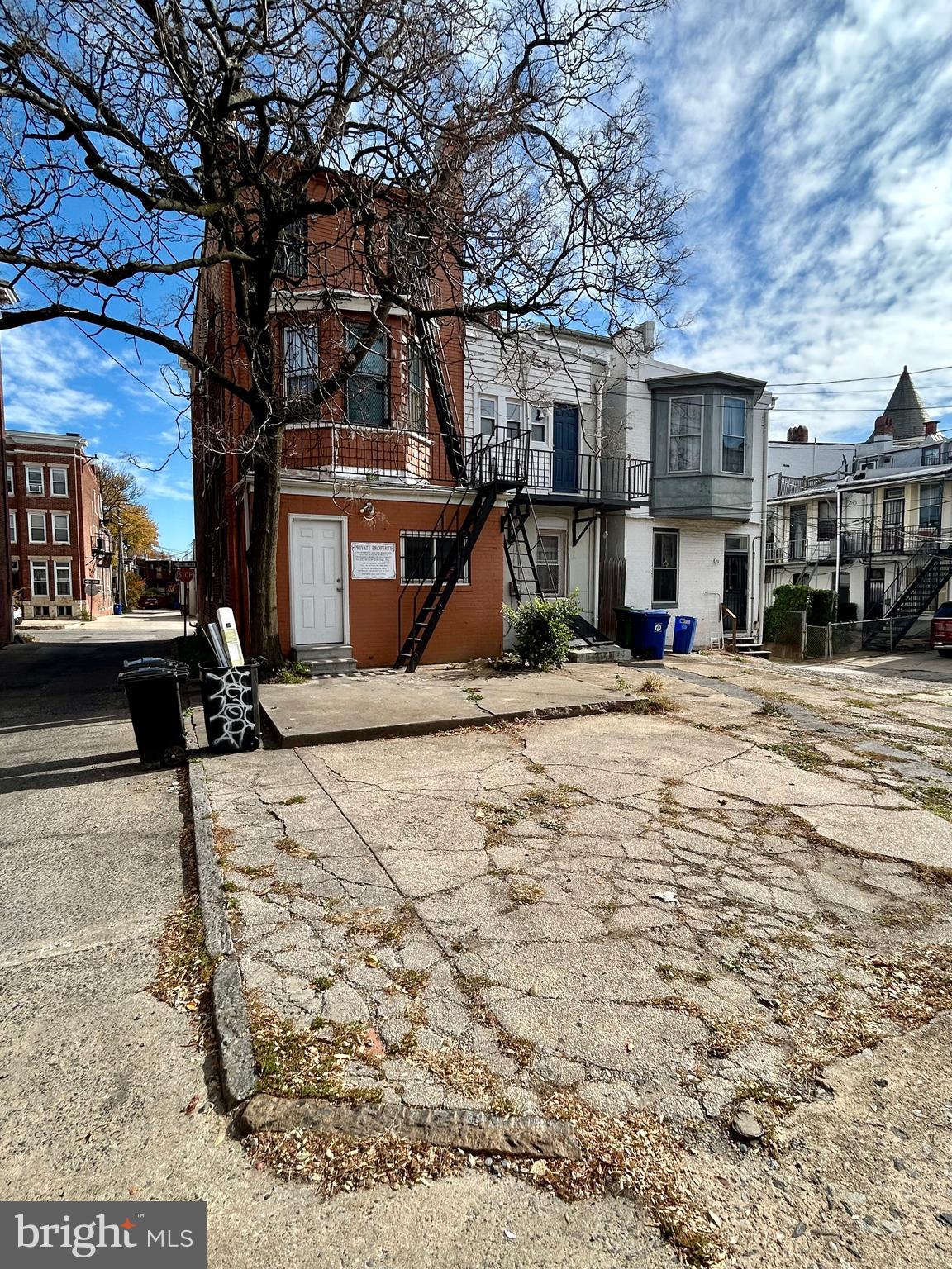 CHARLES VILLAGE - Residential Lease