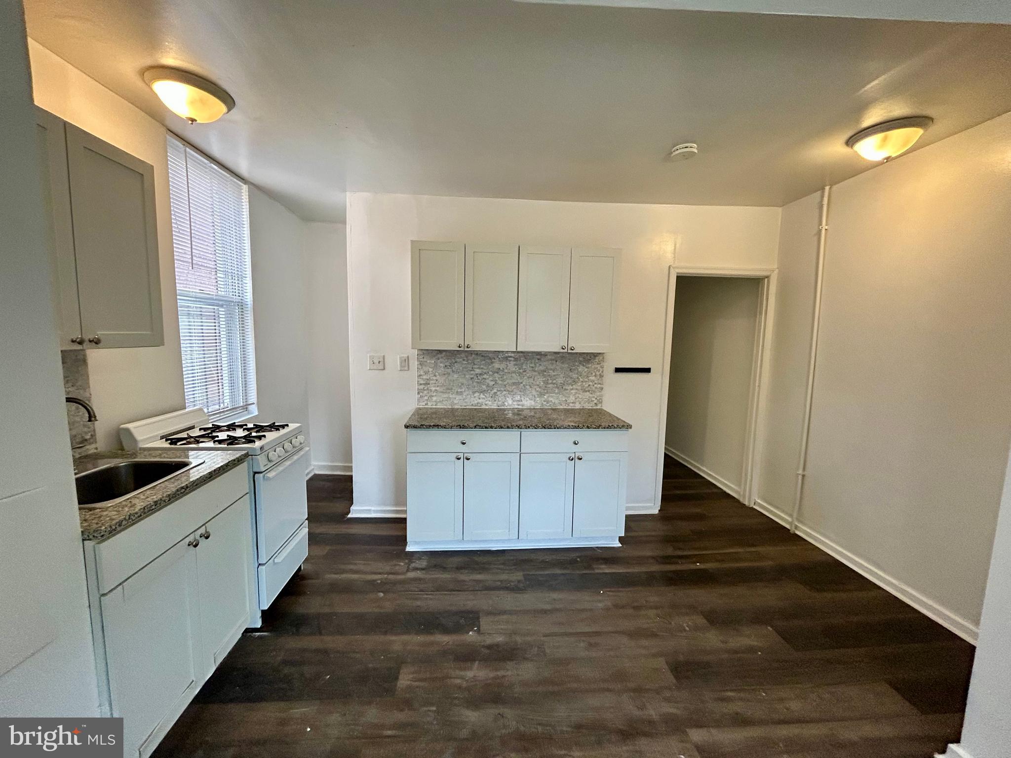 CHARLES VILLAGE - Residential Lease