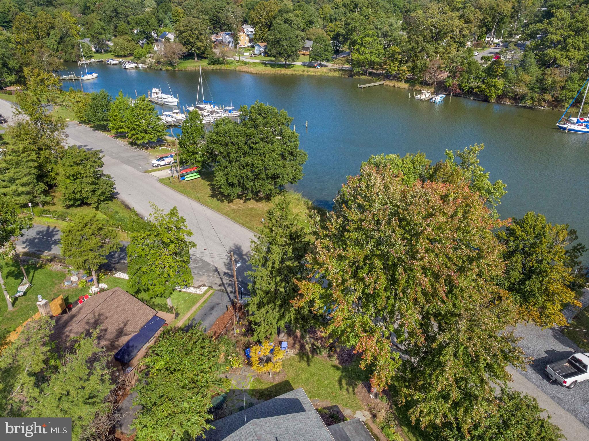 WOODLAND BEACH - Residential