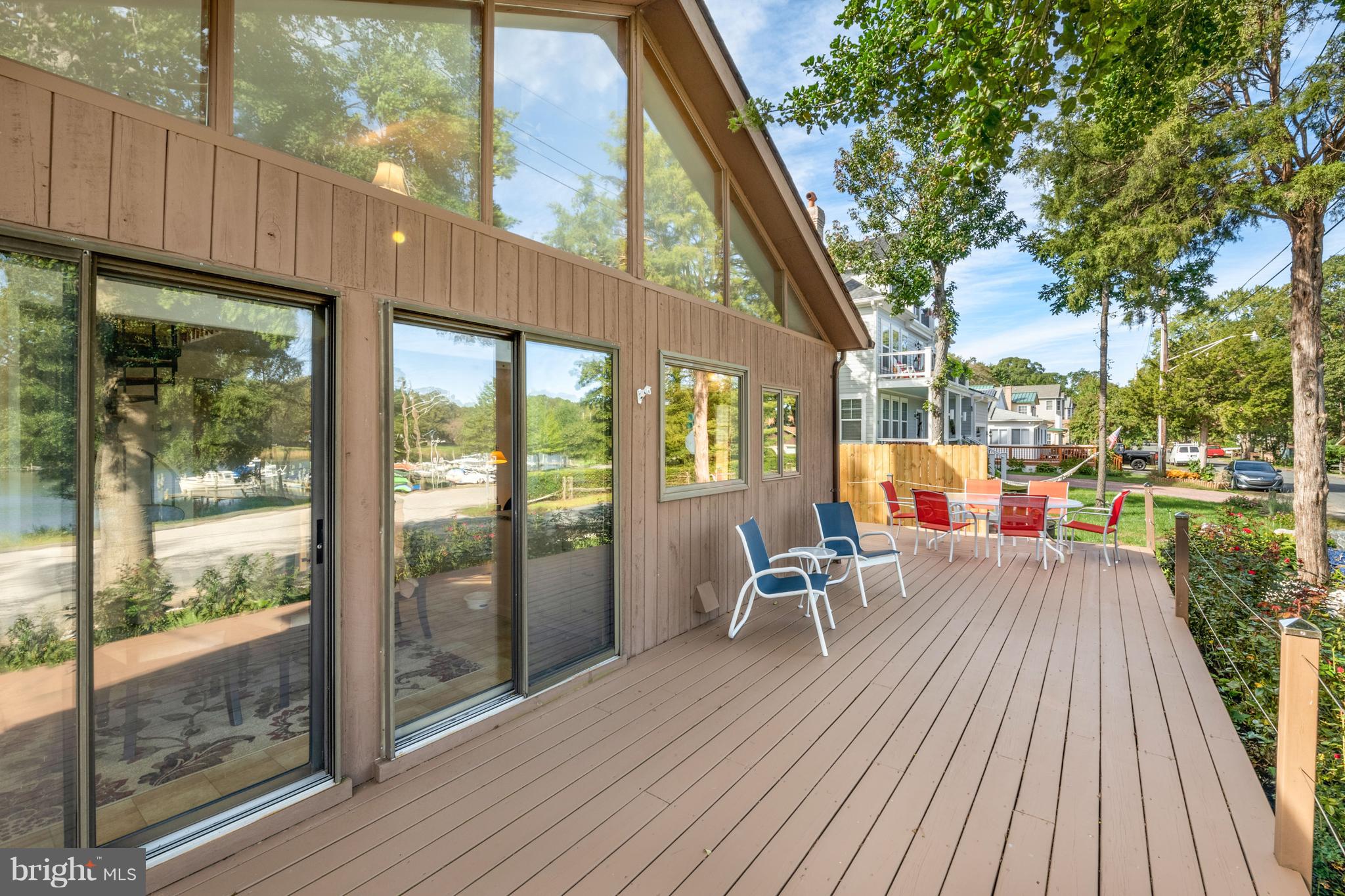 WOODLAND BEACH - Residential