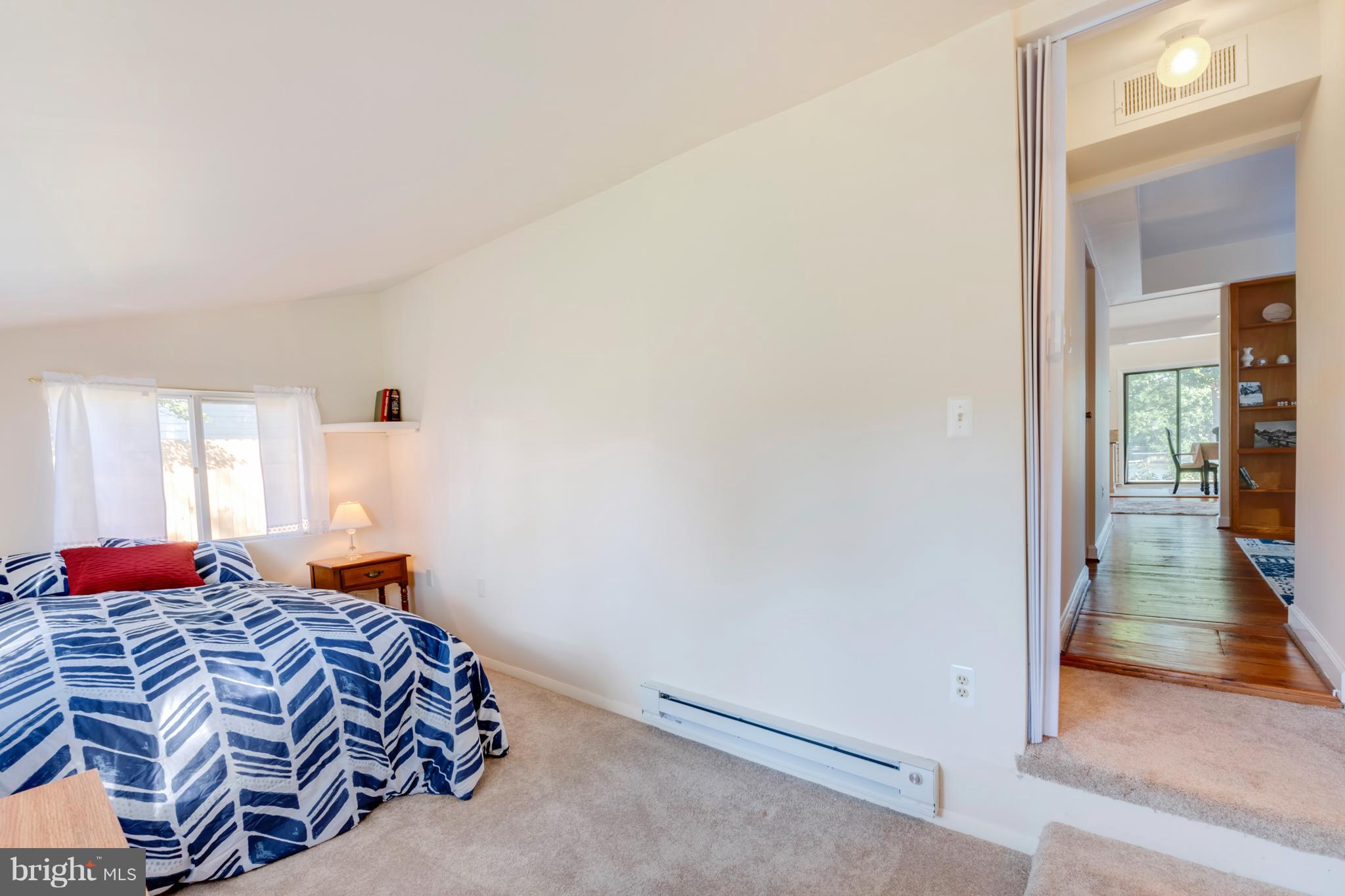 WOODLAND BEACH - Residential