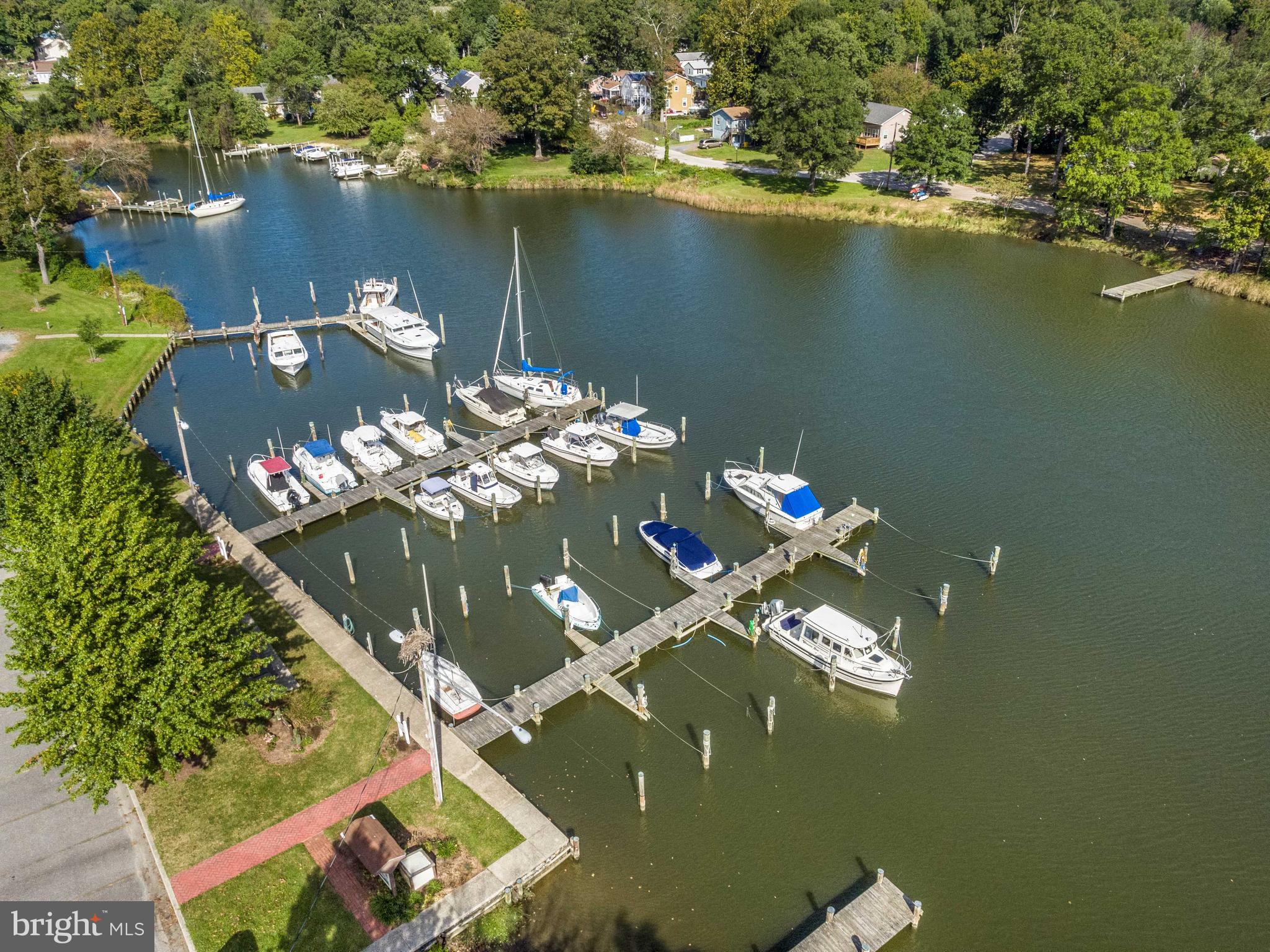 WOODLAND BEACH - Residential