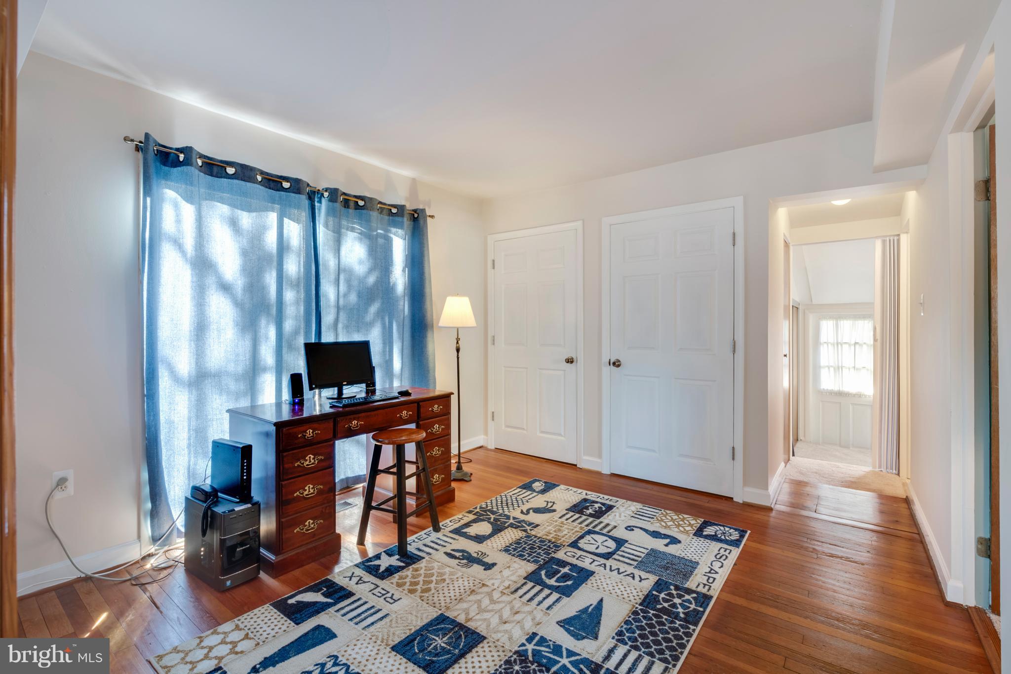 WOODLAND BEACH - Residential