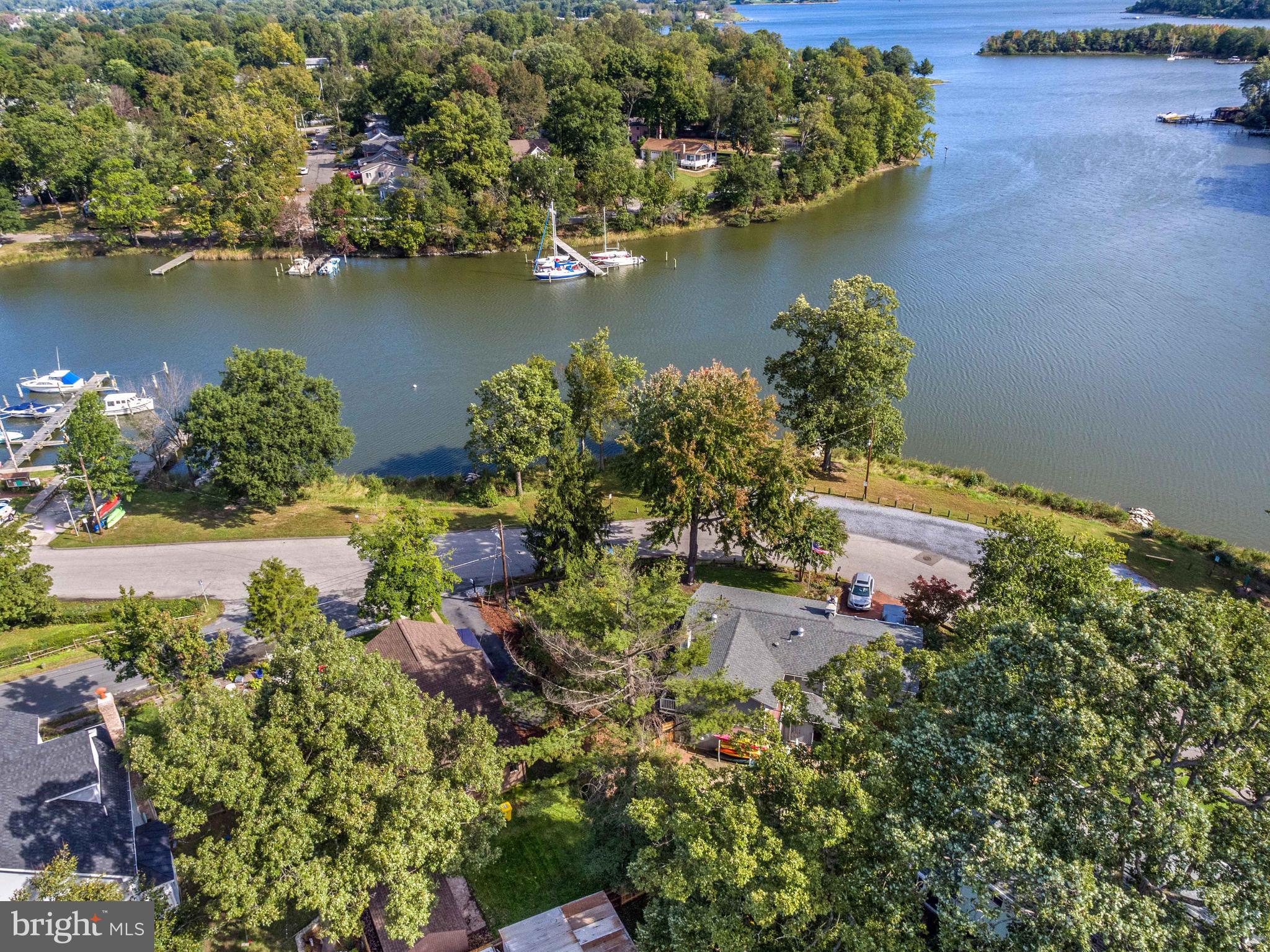 WOODLAND BEACH - Residential