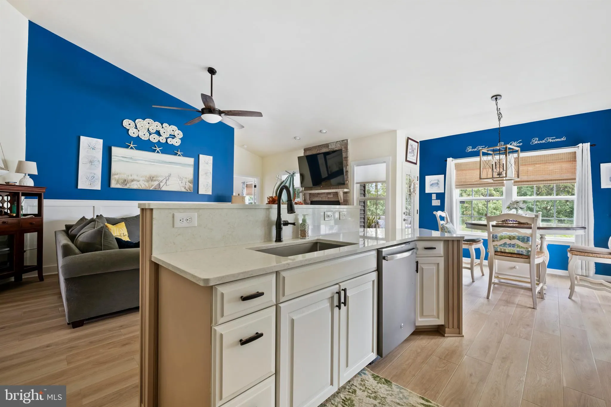 Milton, Delaware 19968, United States, 2 Bedrooms Bedrooms, ,3 BathroomsBathrooms,Residential,Active,204420