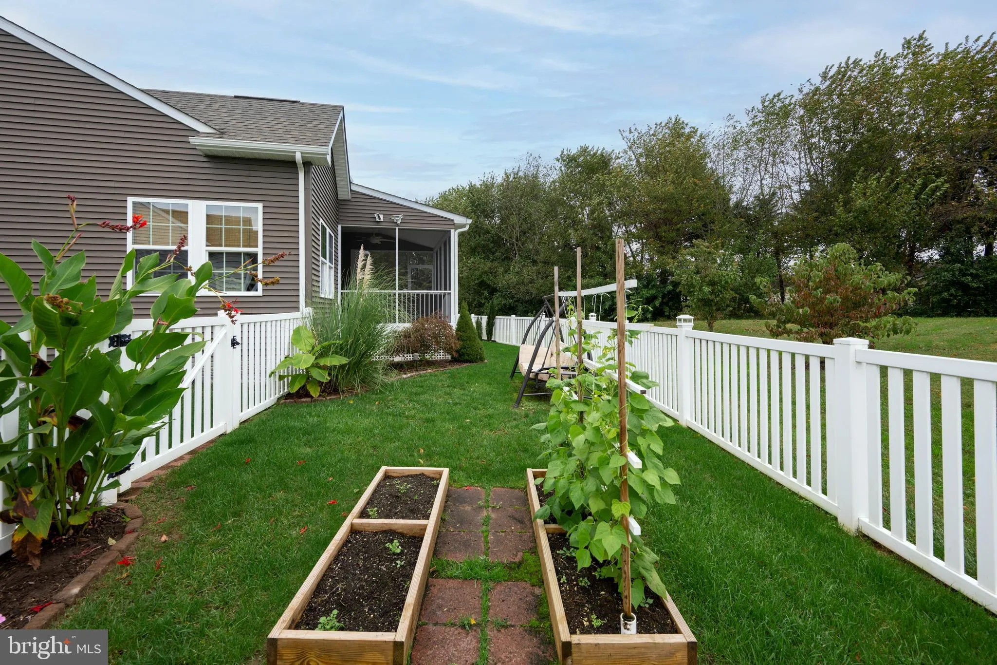 Milton, Delaware 19968, United States, 2 Bedrooms Bedrooms, ,3 BathroomsBathrooms,Residential,Active,204420