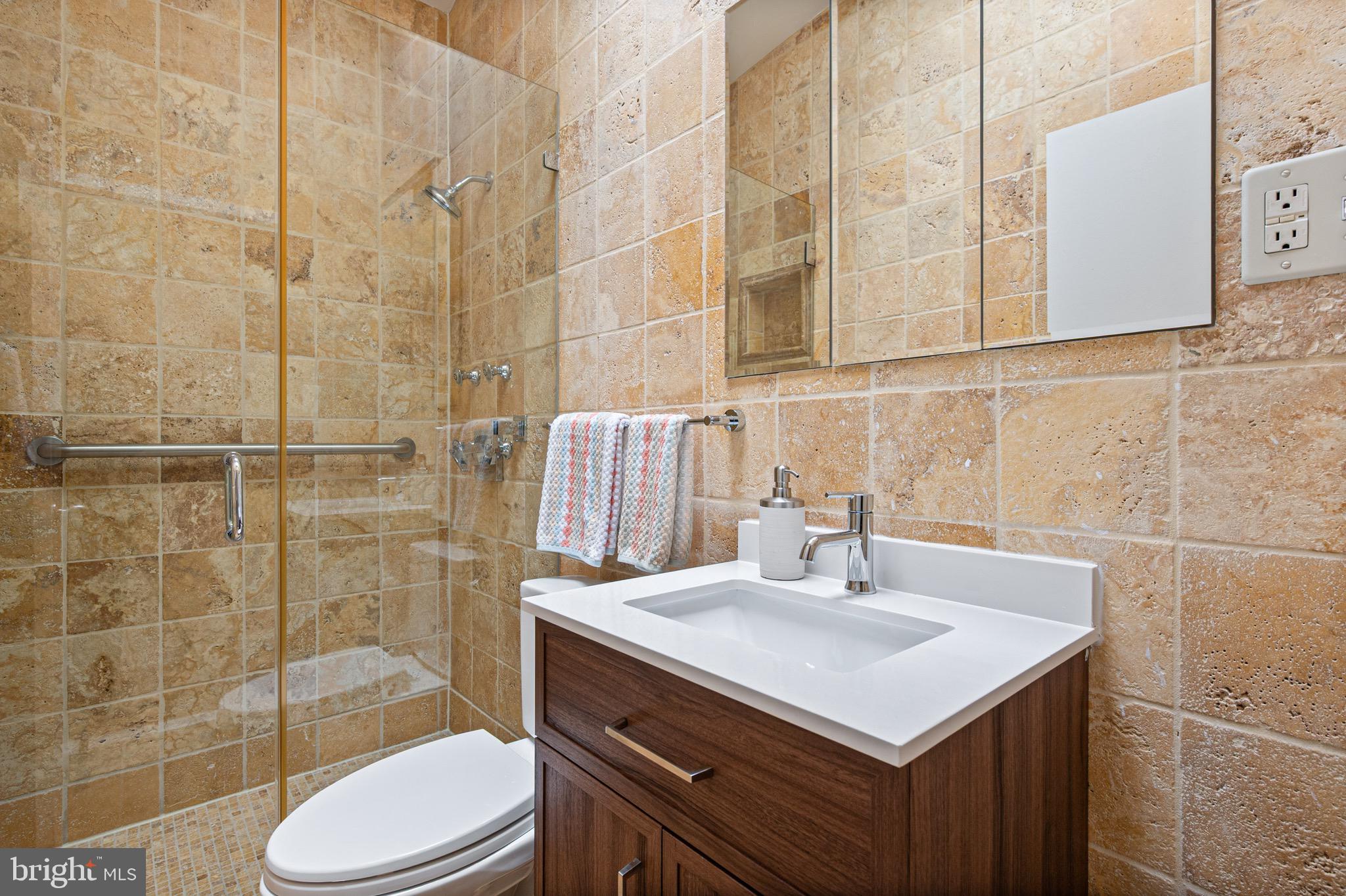 HOLLIN HILLS - Residential