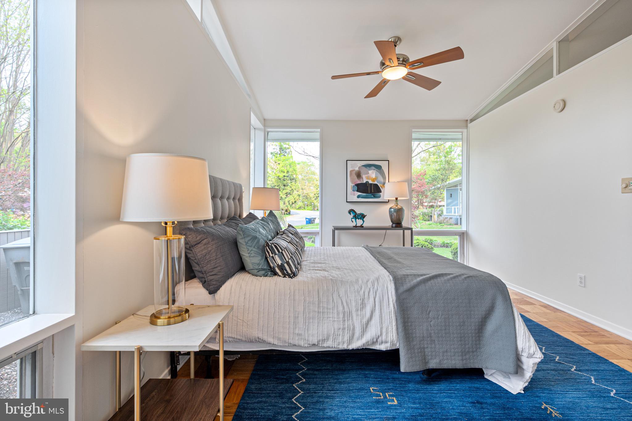 HOLLIN HILLS - Residential