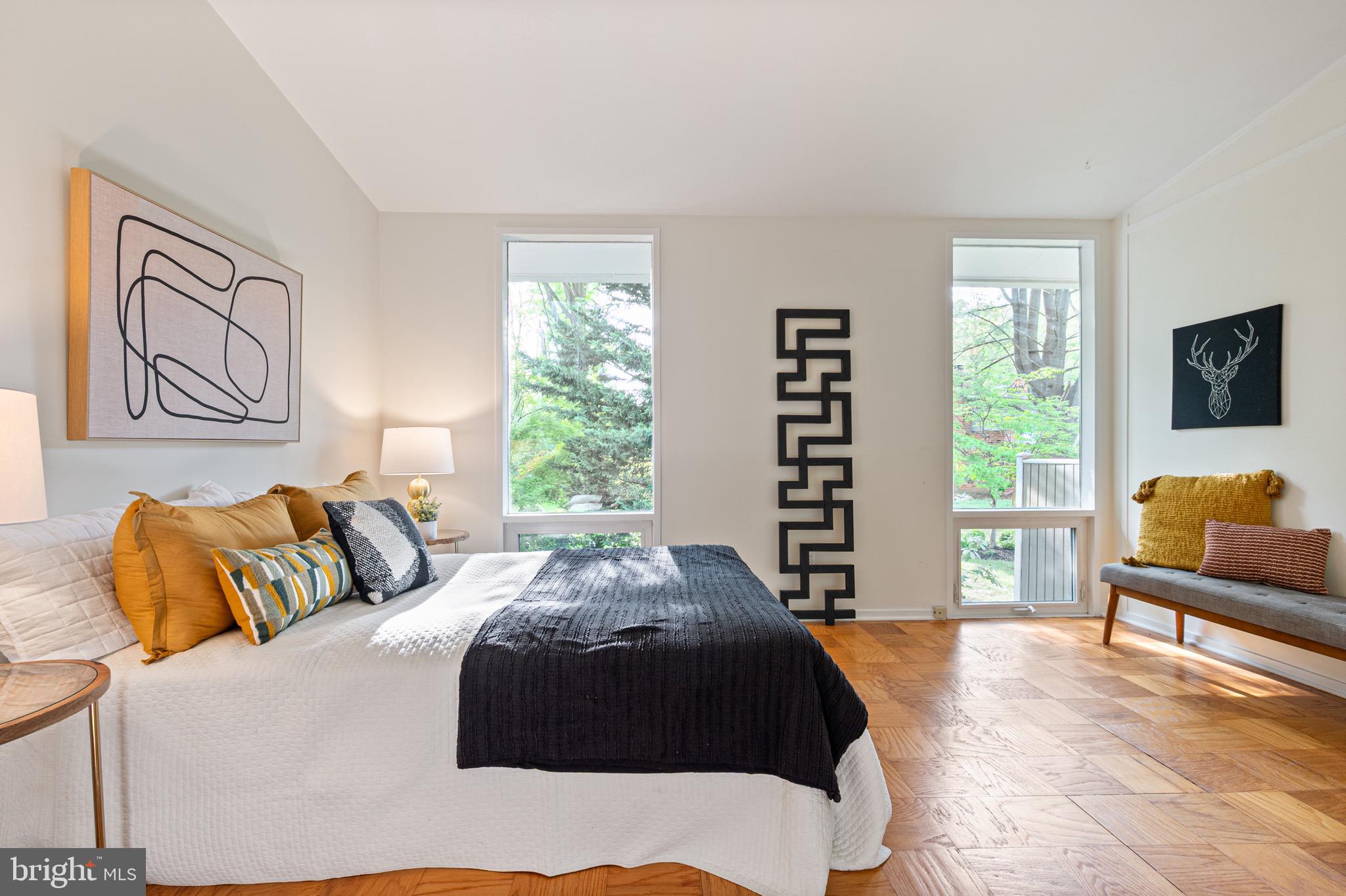 HOLLIN HILLS - Residential