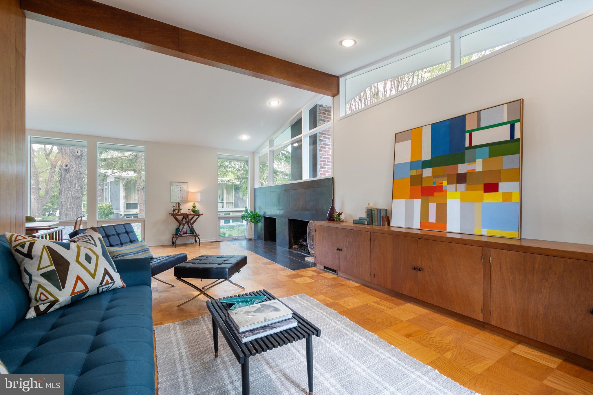 HOLLIN HILLS - Residential