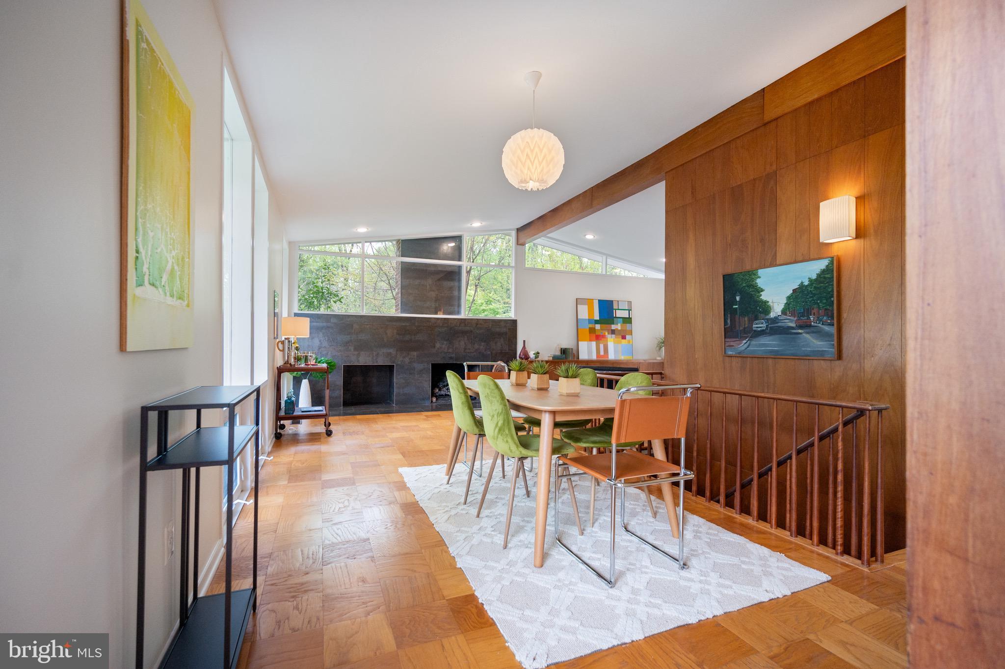 HOLLIN HILLS - Residential