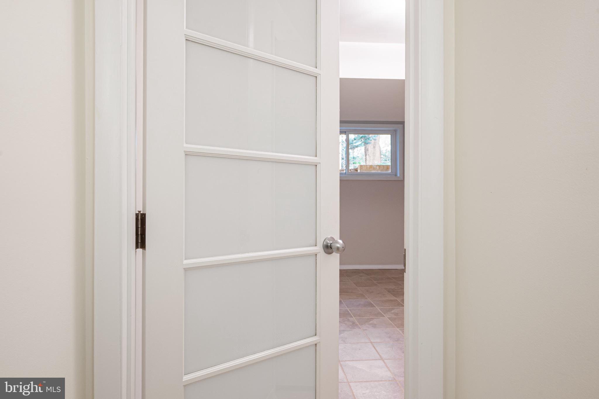 HOLLIN HILLS - Residential