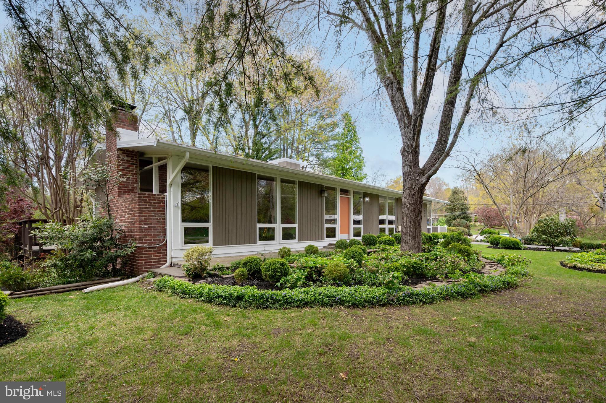 HOLLIN HILLS - Residential