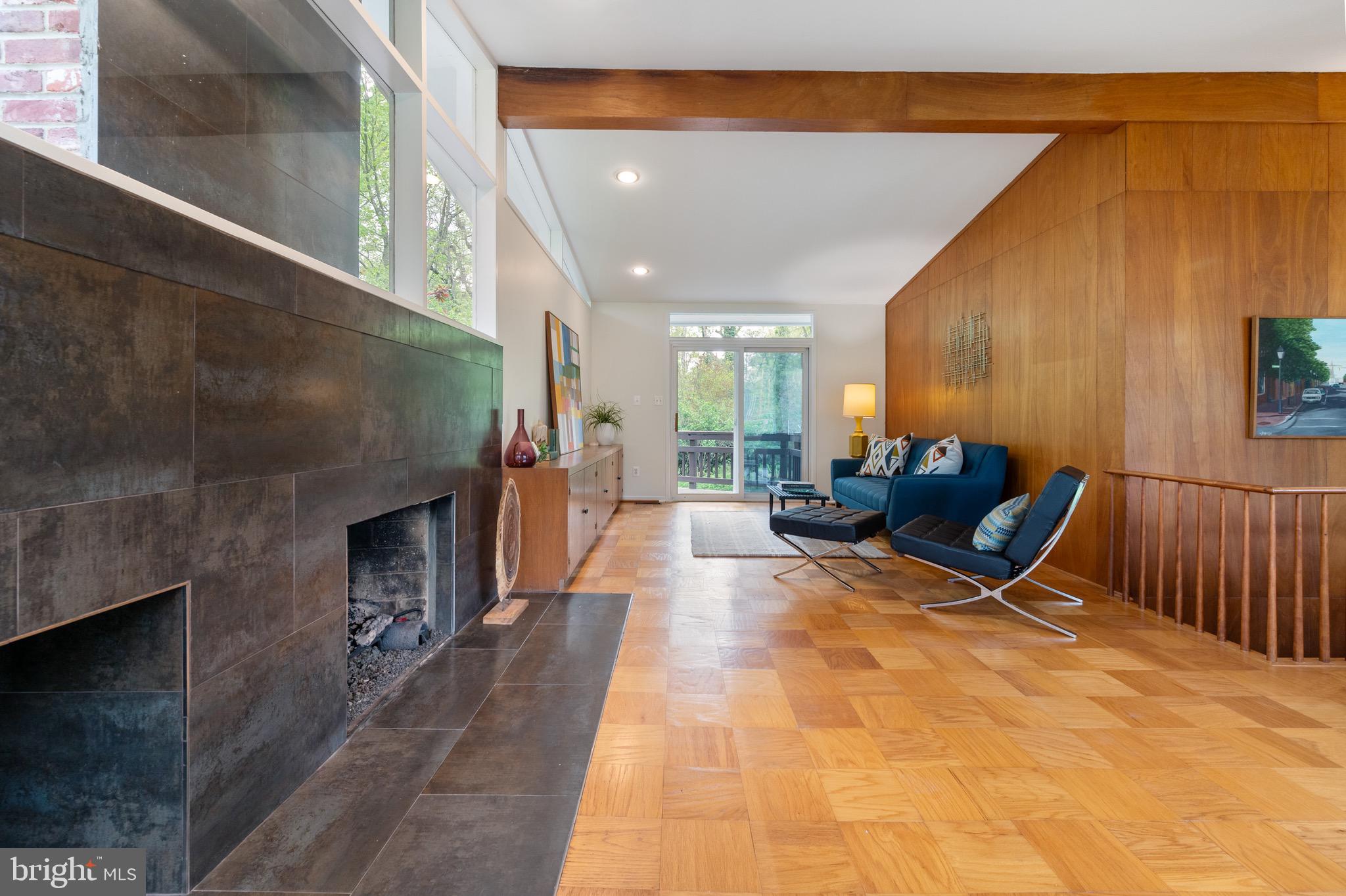 HOLLIN HILLS - Residential