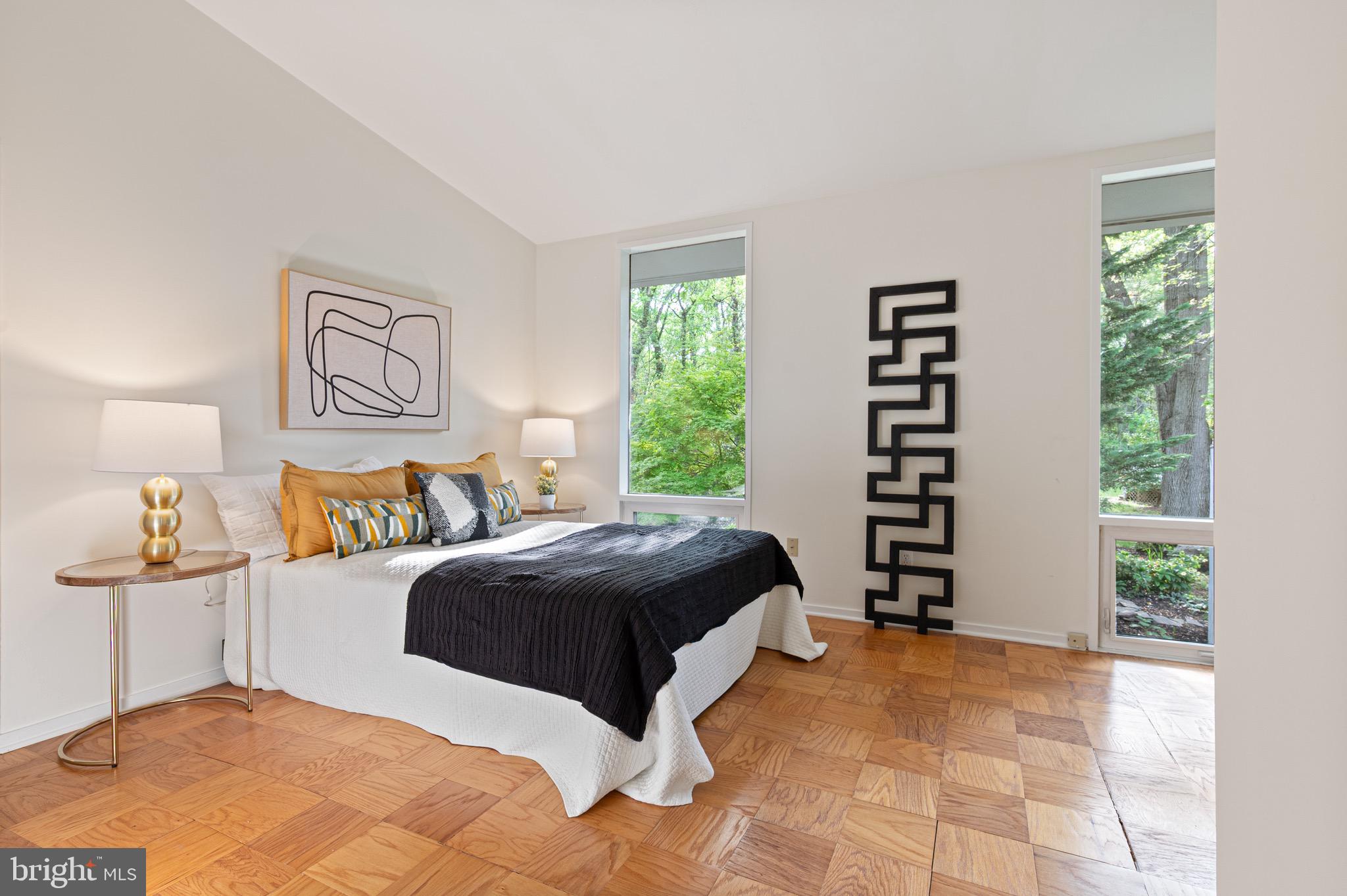 HOLLIN HILLS - Residential