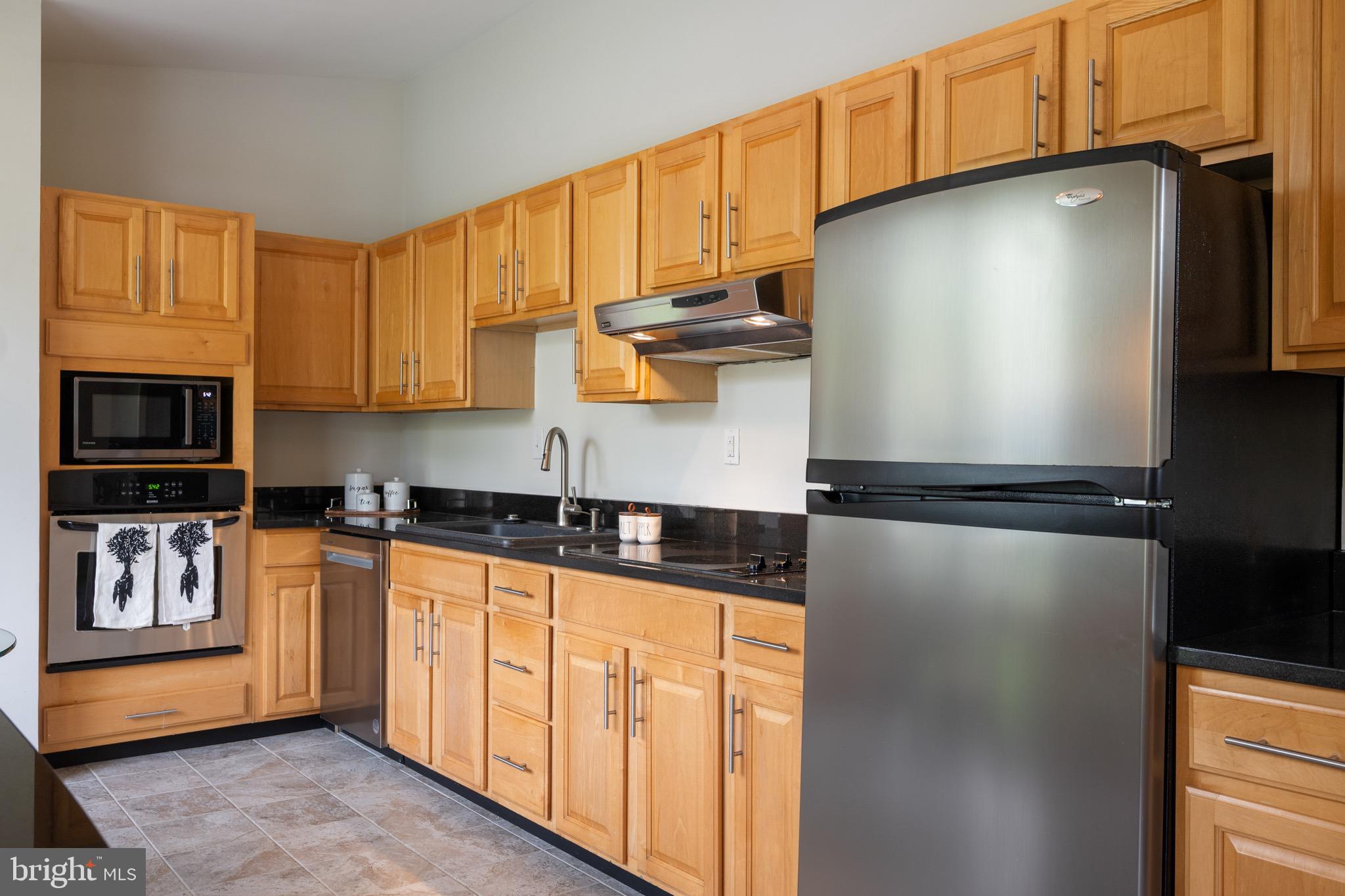 HOLLIN HILLS - Residential