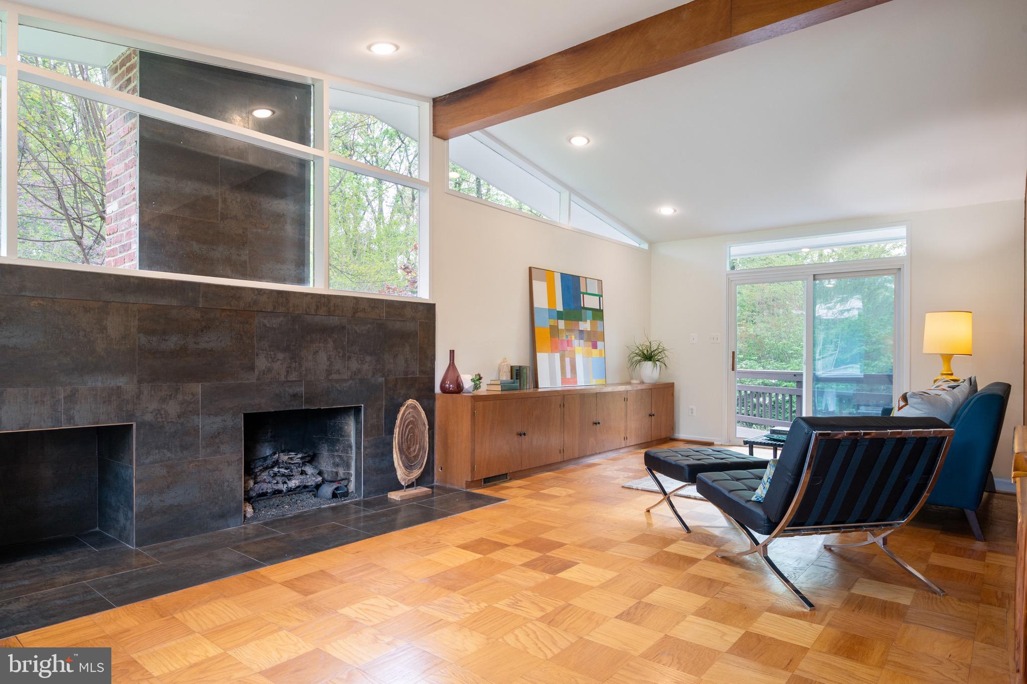 HOLLIN HILLS - Residential