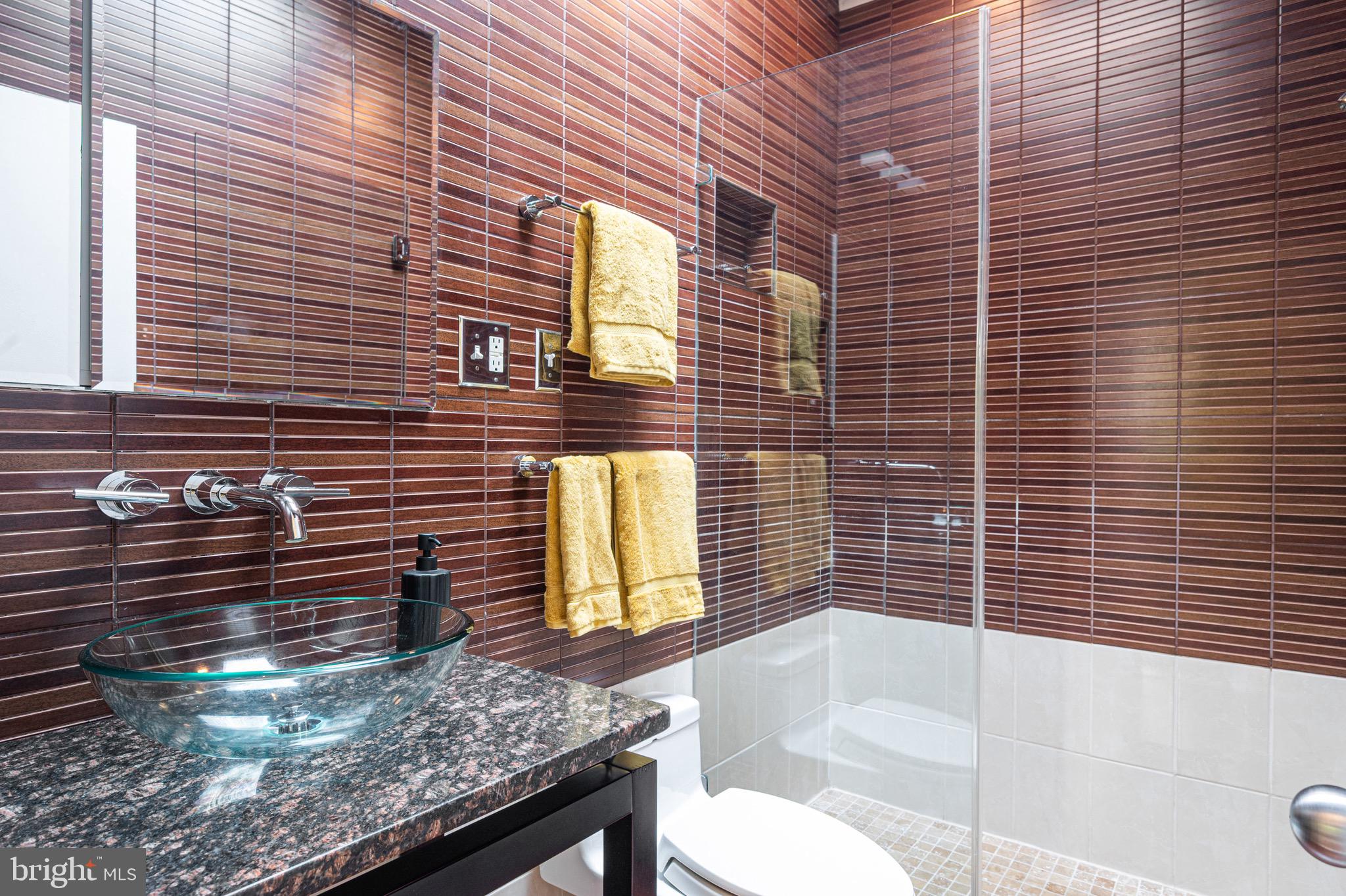 HOLLIN HILLS - Residential