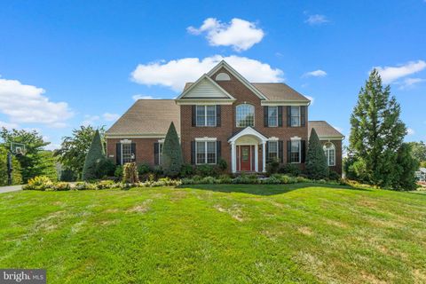 Photo of 4257 Briarwood Court, MIDDLETOWN, MD 21769 (MLS # MDFR2071716)