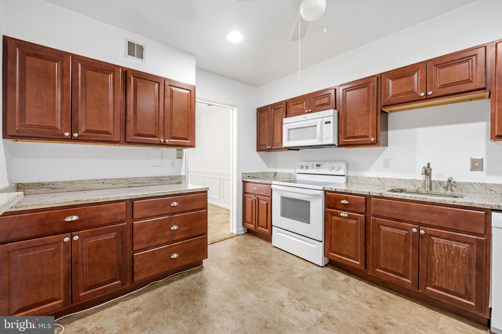 7 SLADE AVENUE 519