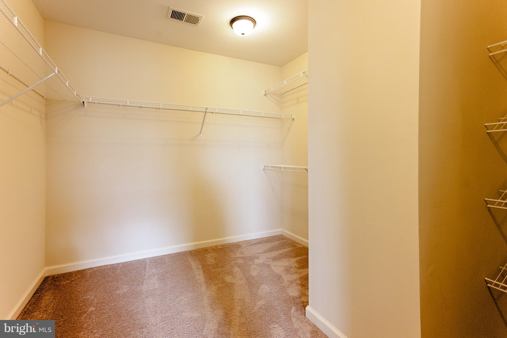 INWOOD VILLAGE - Residential