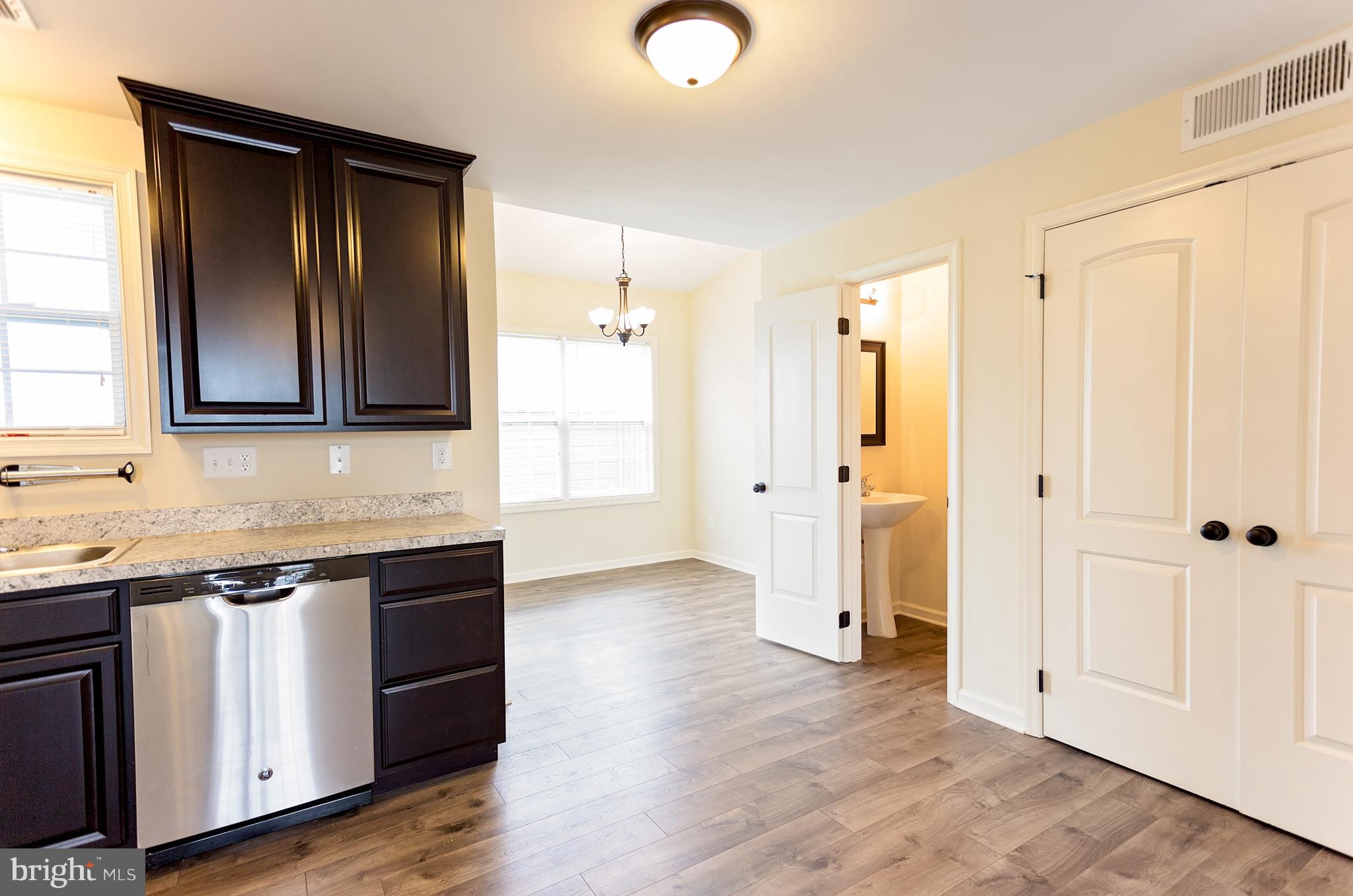 INWOOD VILLAGE - Residential