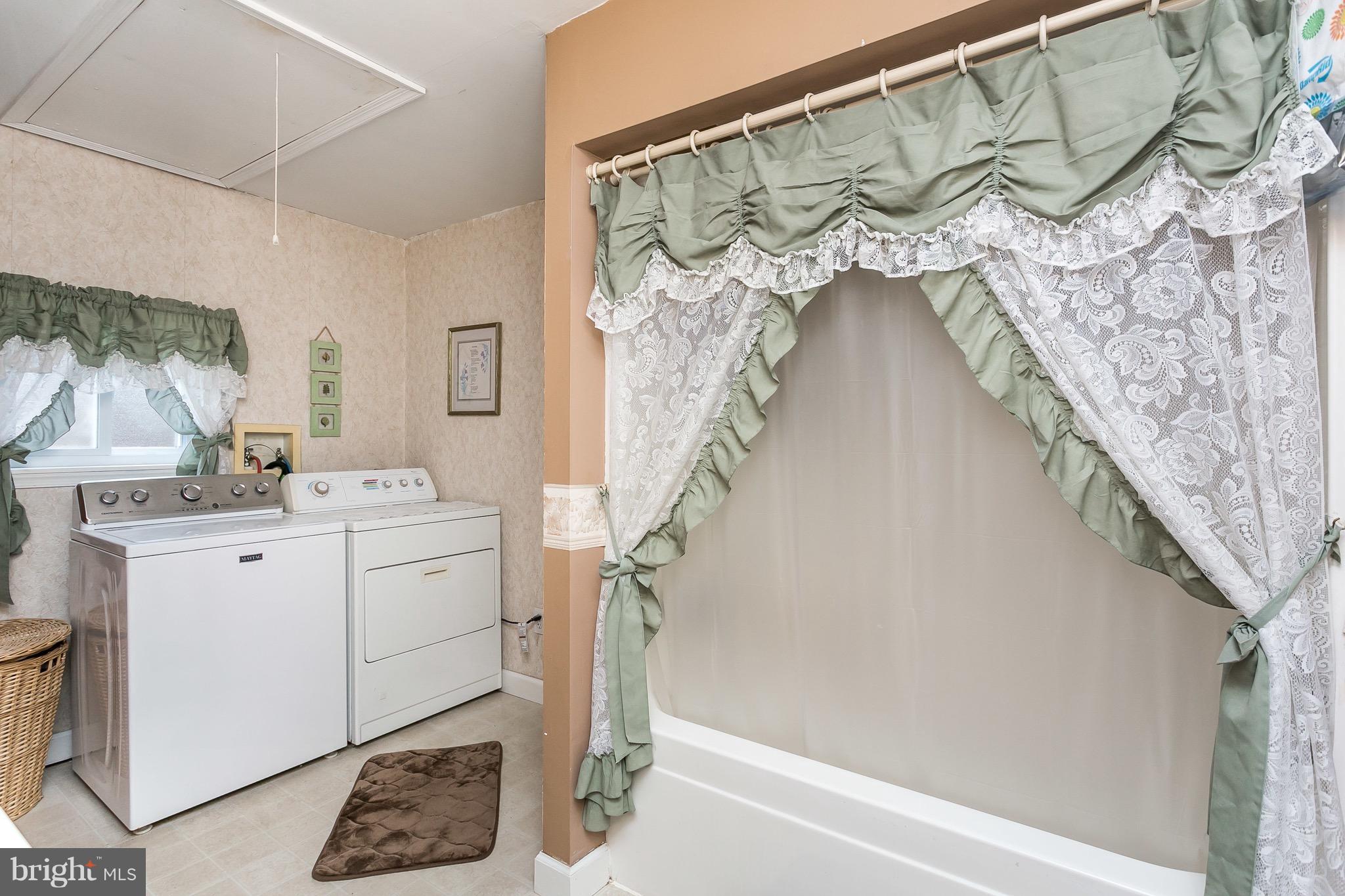 BIRD RIVER GROVE - Residential