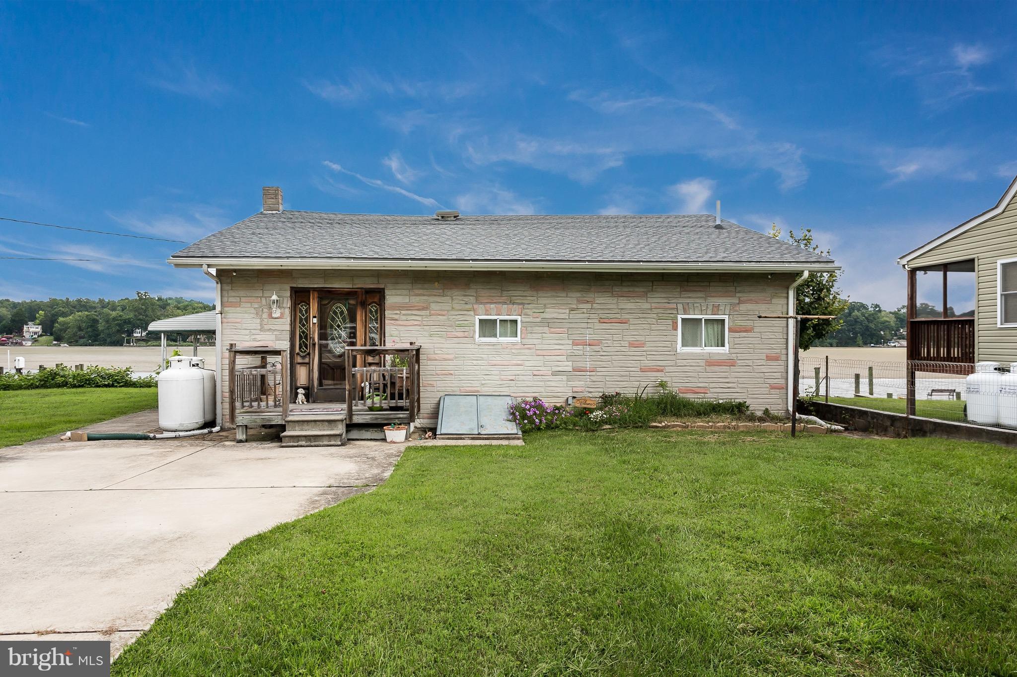 BIRD RIVER GROVE - Residential