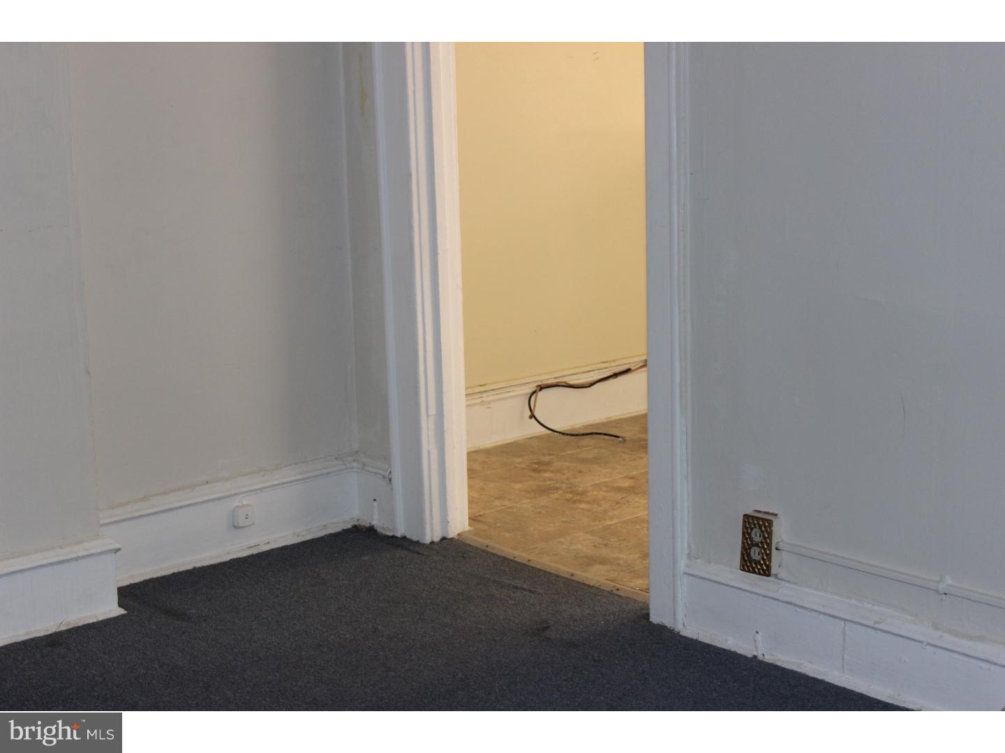 WEST OAK LANE - Residential Lease