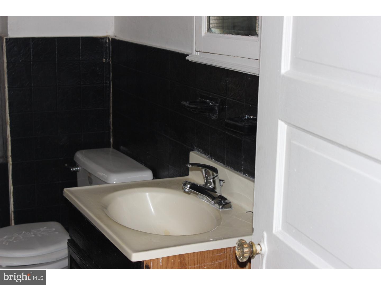 WEST OAK LANE - Residential Lease
