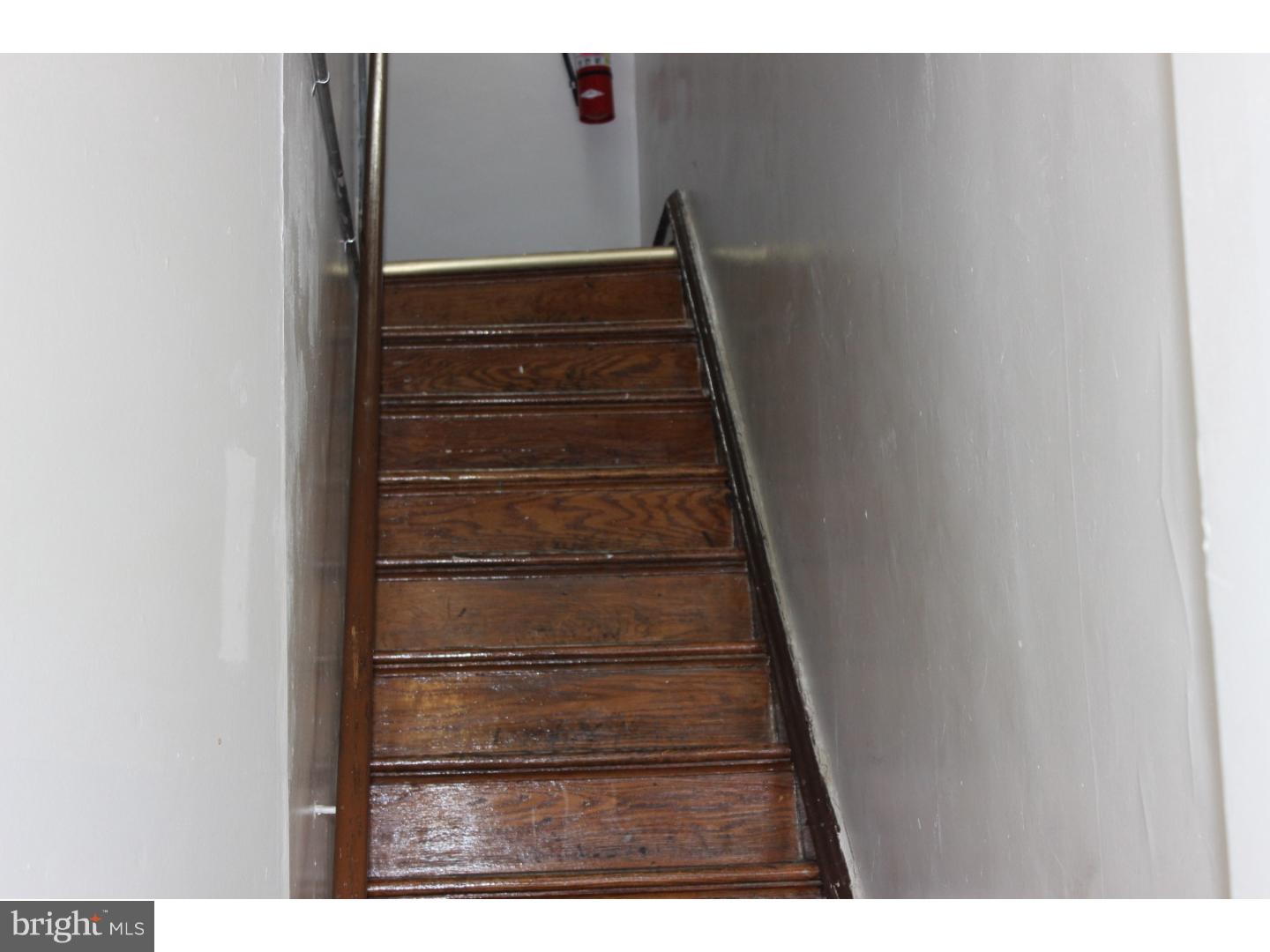WEST OAK LANE - Residential Lease