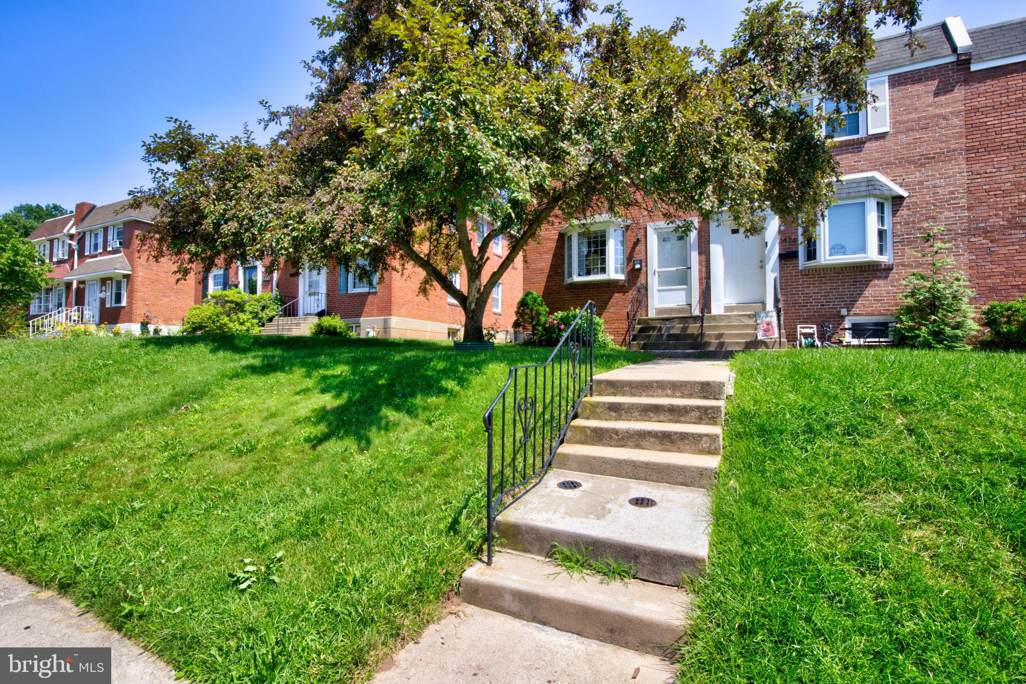 Nice 3 bedrooms, 1.5 bath, with a large living room and kitchen that leads out to a large deck. Large basement with 1/2 bath and laundry area, and plenty of storage. Off-street parking is available in the driveway at the back of the home. Nice location close to all major roads, shopping, and transportation.