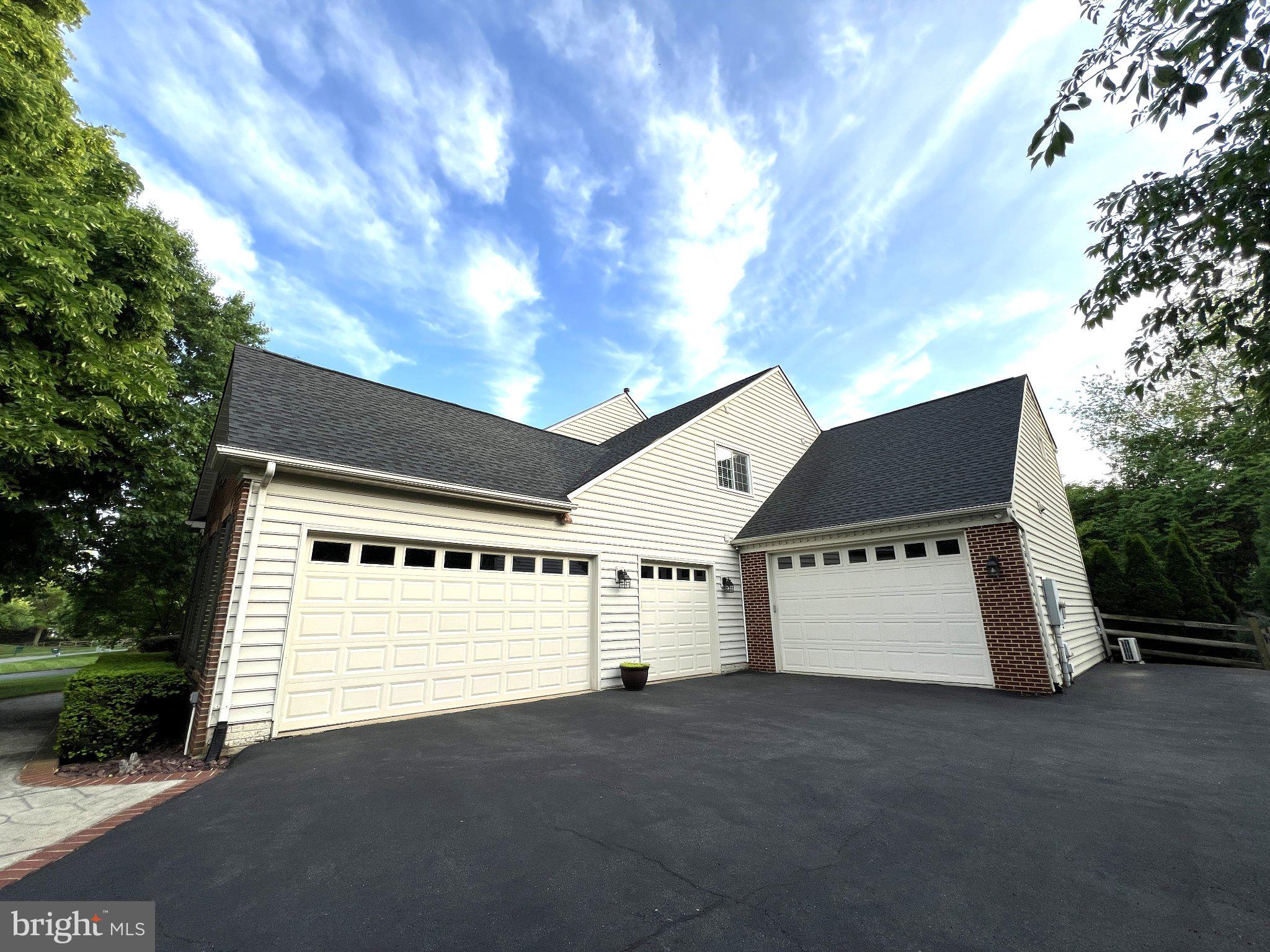 13555 HERITAGE FARMS DRIVE