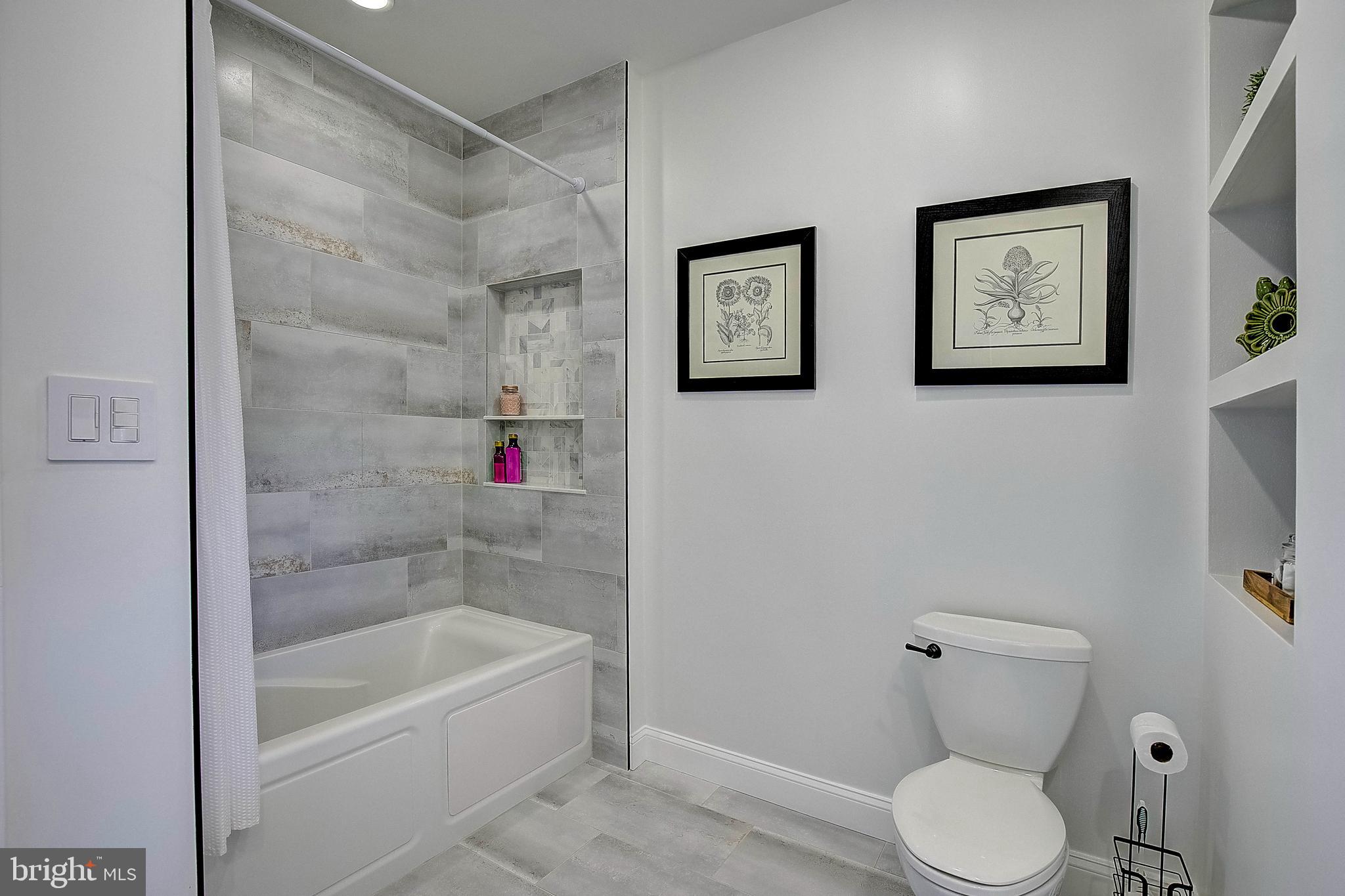 PINEY ORCHARD - Residential