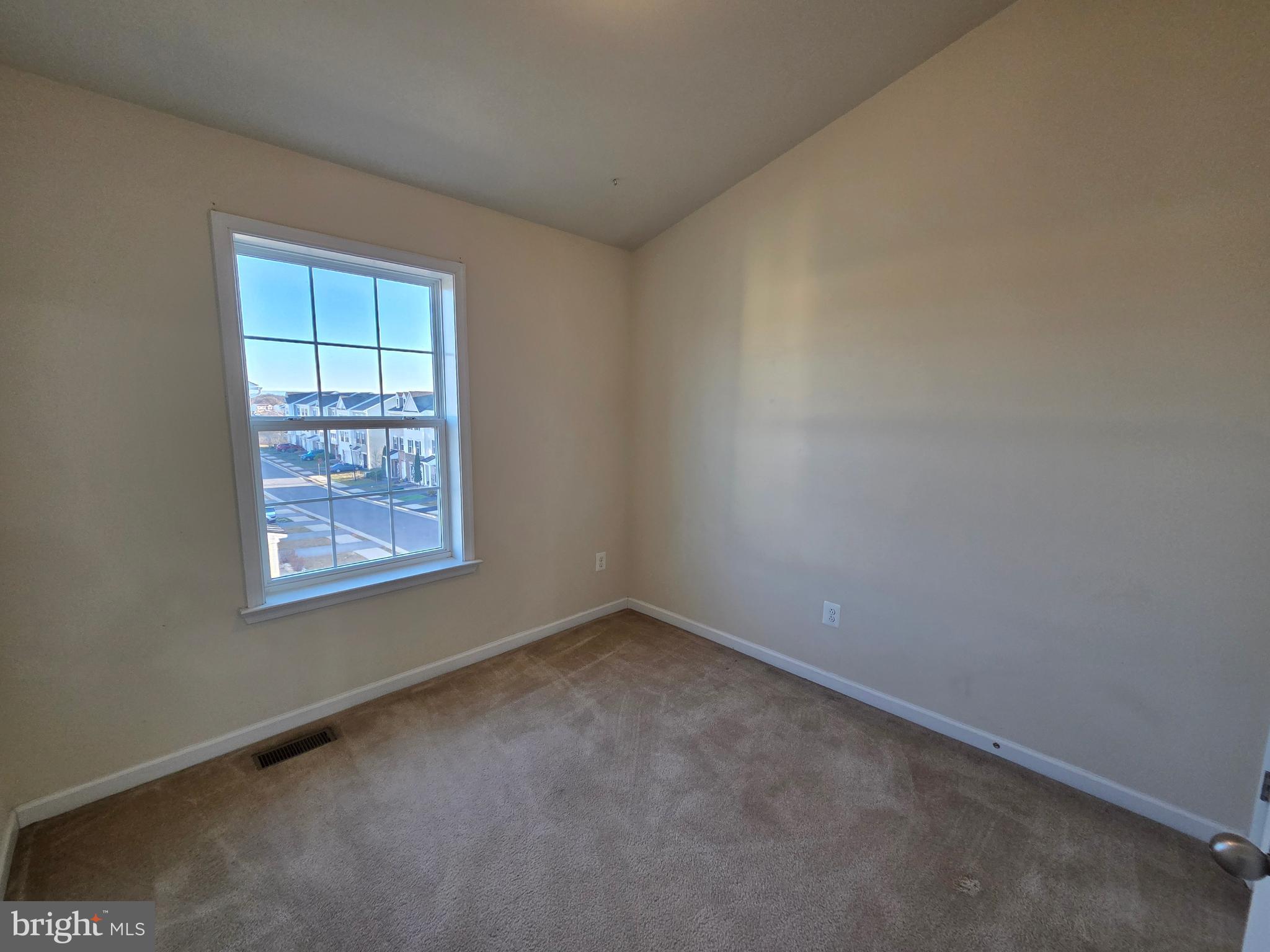 TOWNES OF TASKER - Residential Lease