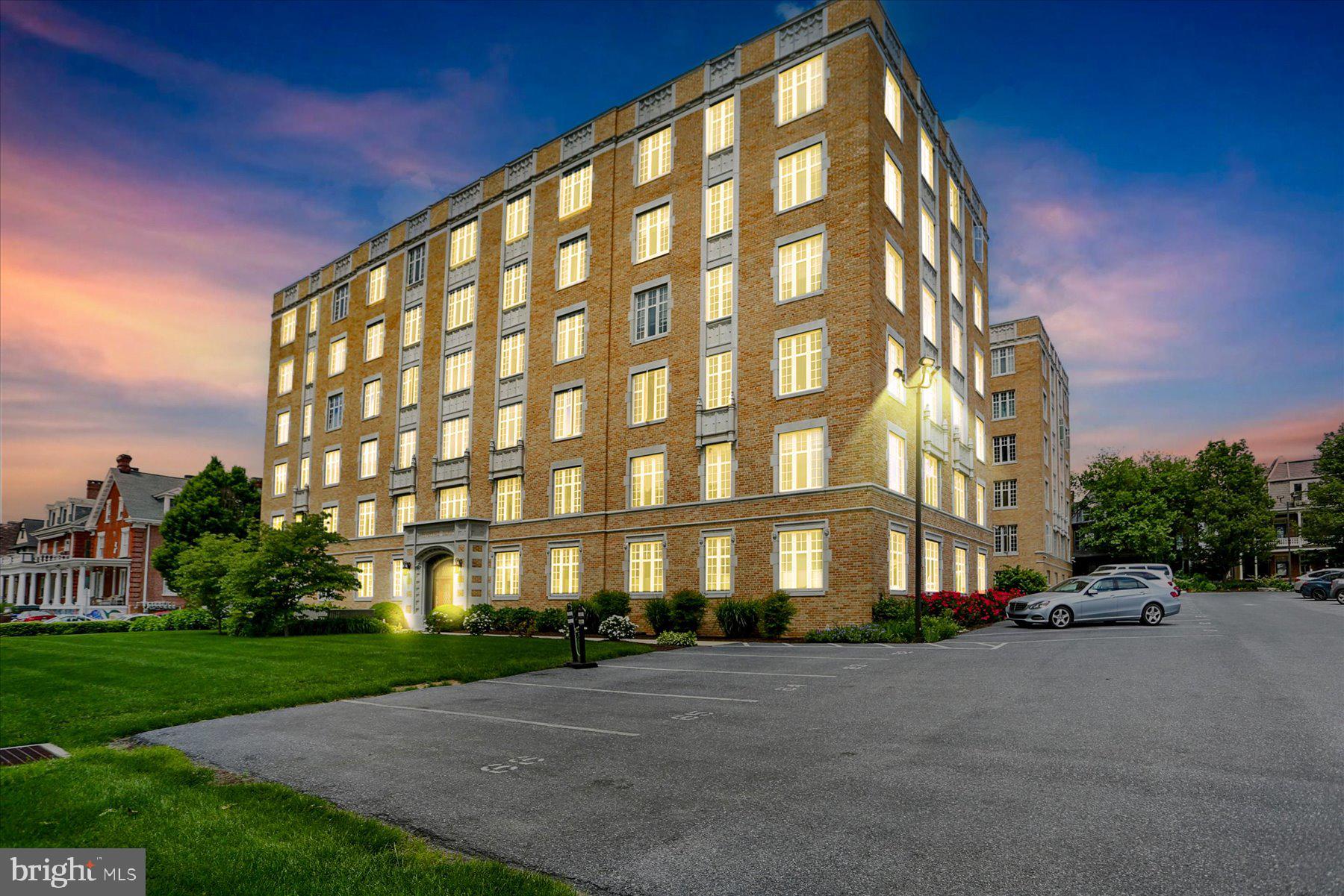 RIVERVIEW MANOR - Residential