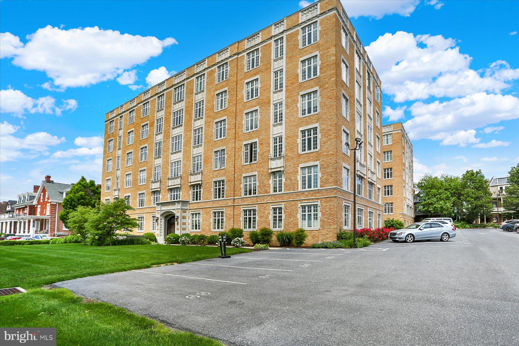 1525 N FRONT STREET 307
