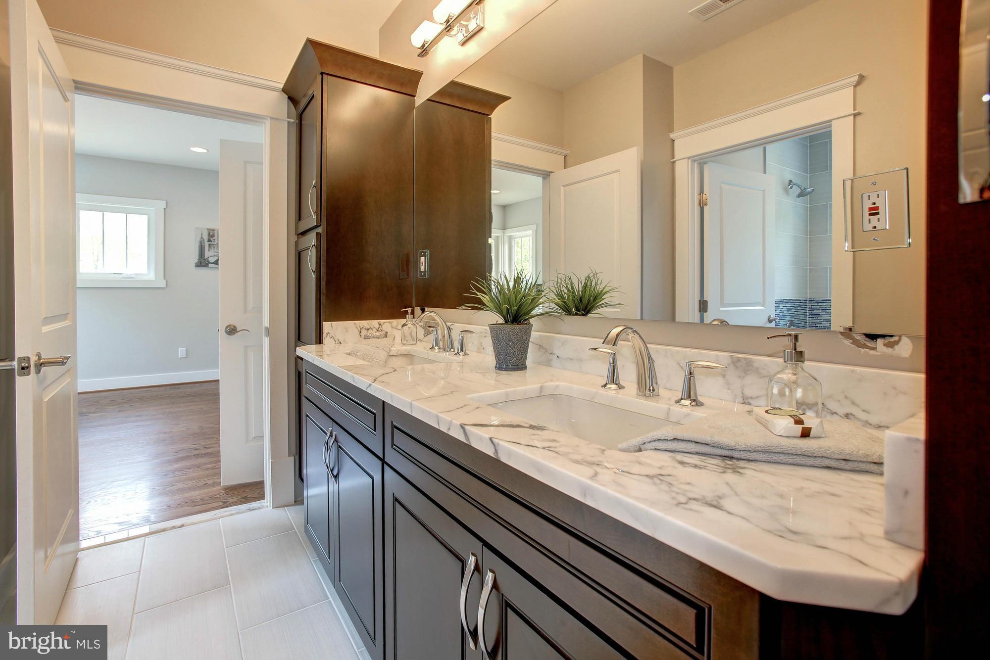 VIENNA WOODS - Residential