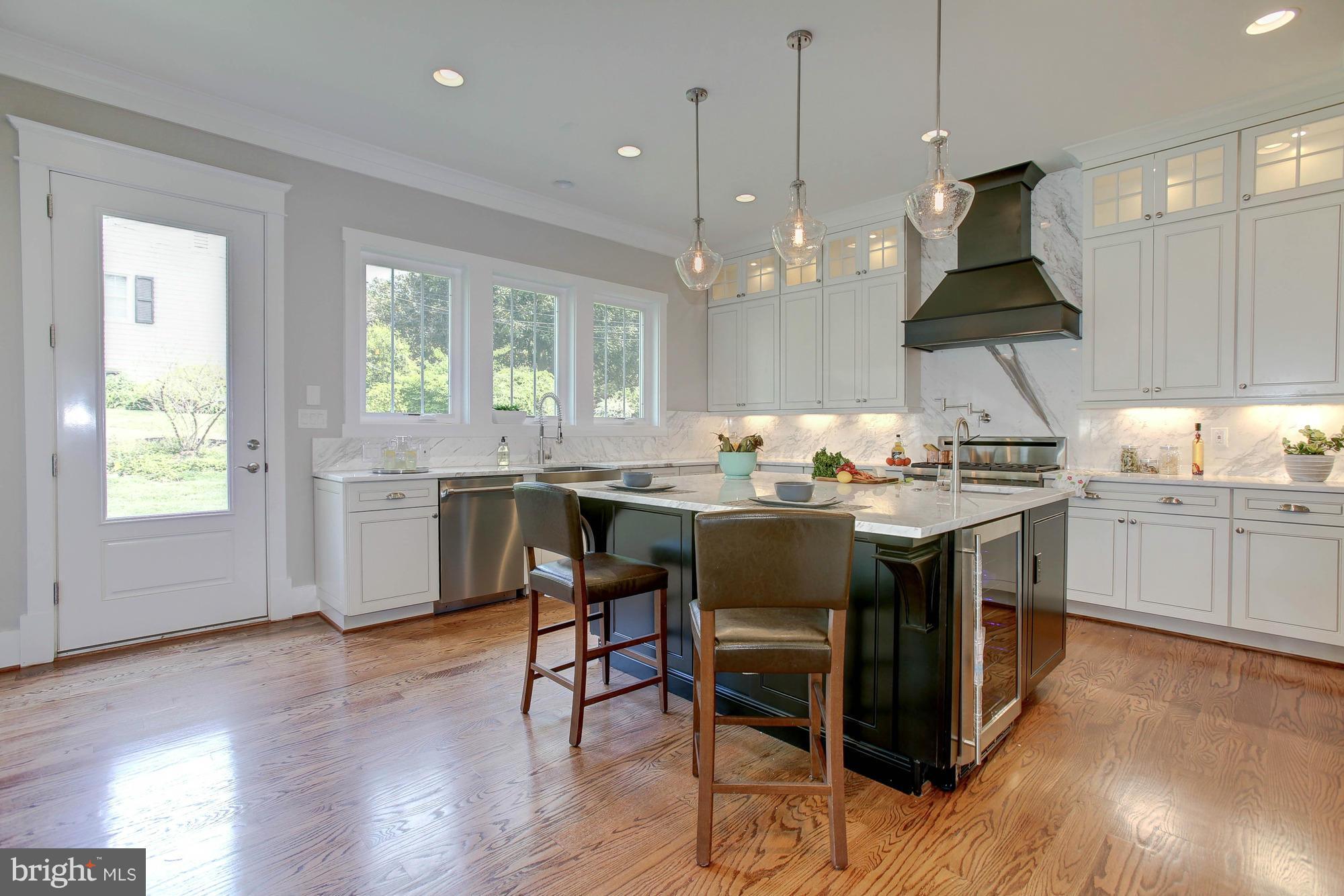 VIENNA WOODS - Residential