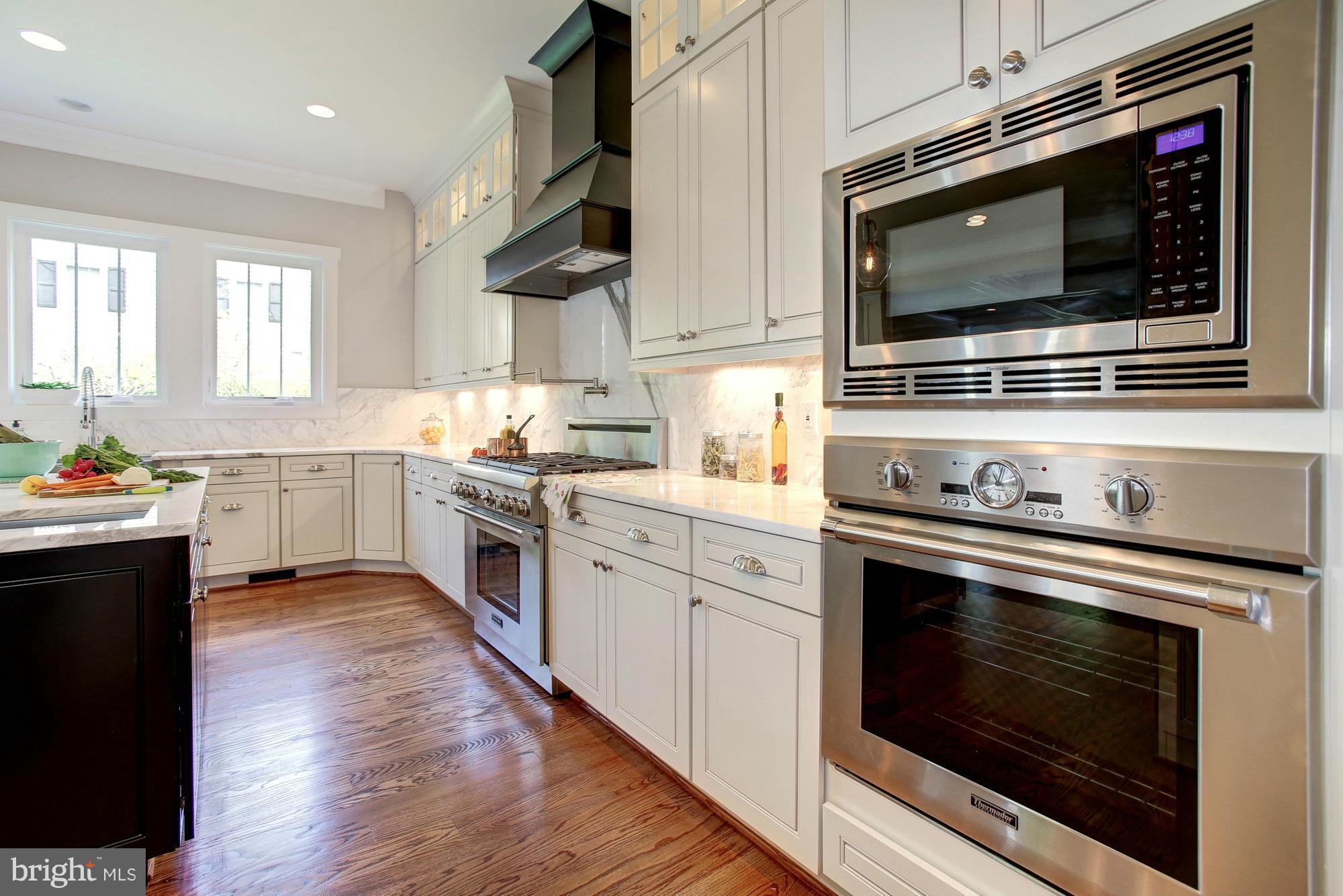 VIENNA WOODS - Residential