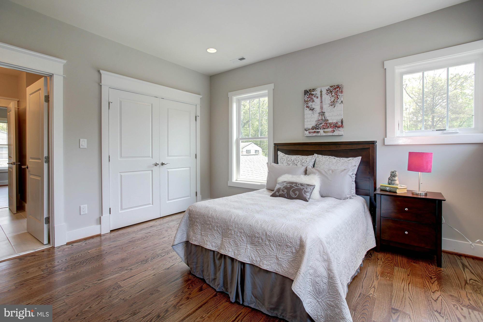 VIENNA WOODS - Residential