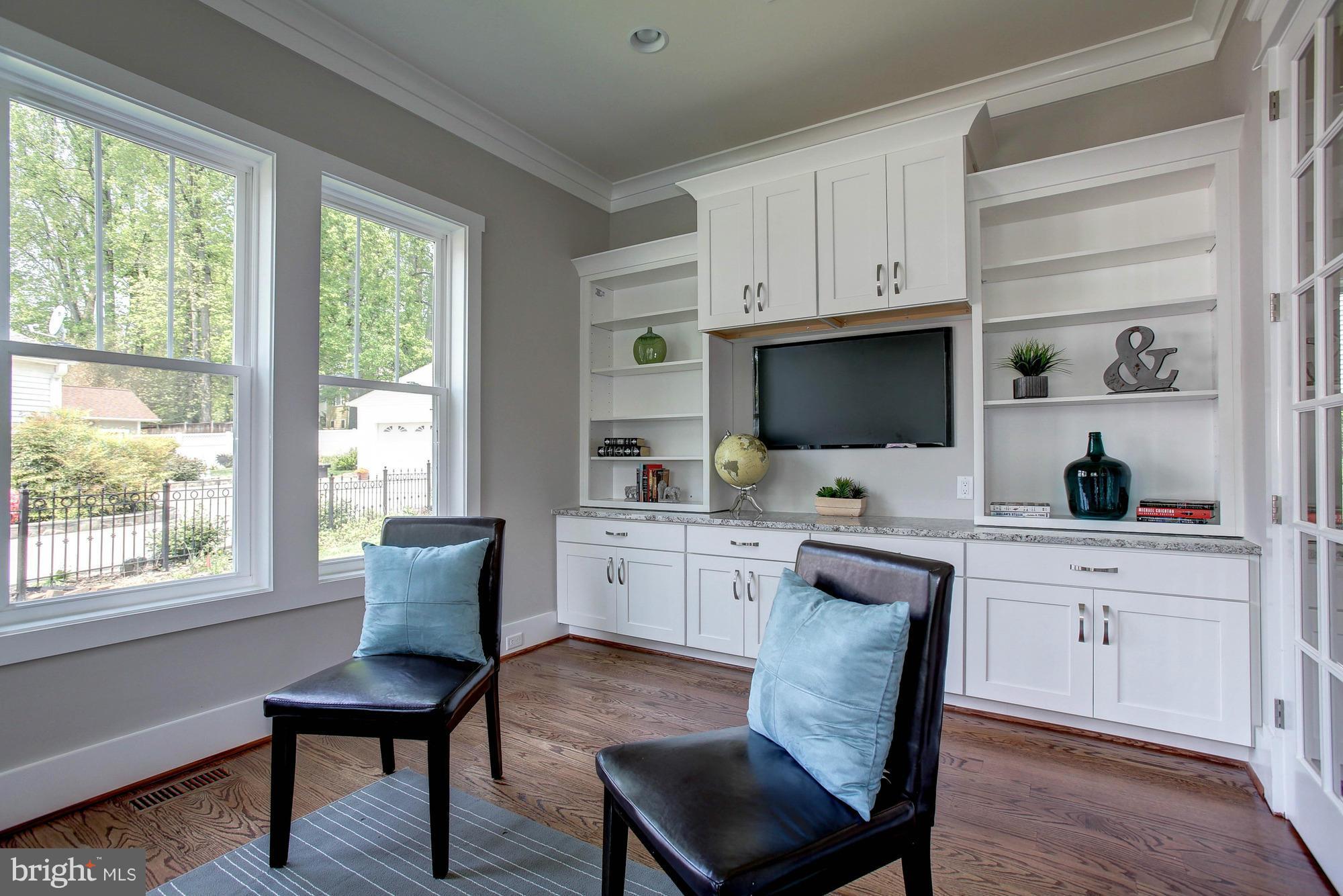 VIENNA WOODS - Residential