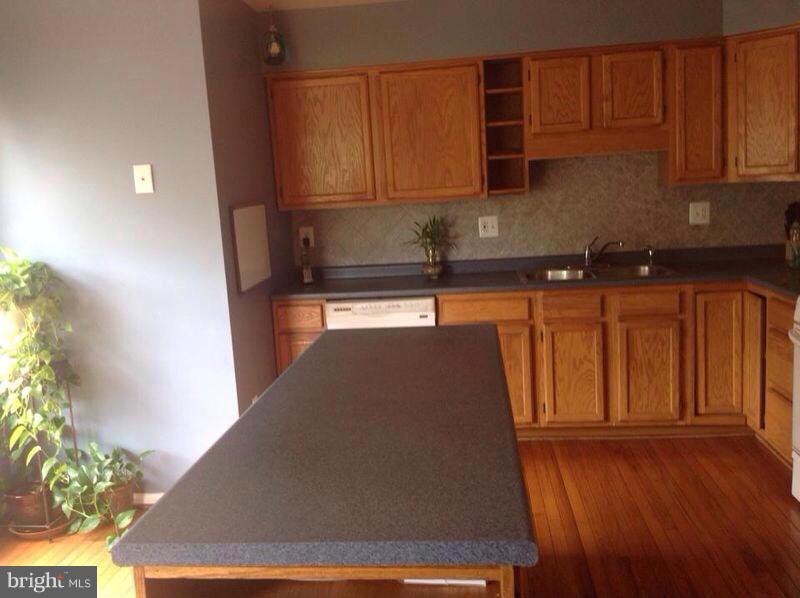 MIRROR RIDGE - Residential