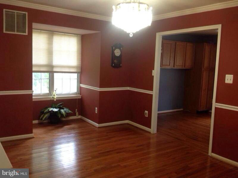 MIRROR RIDGE - Residential