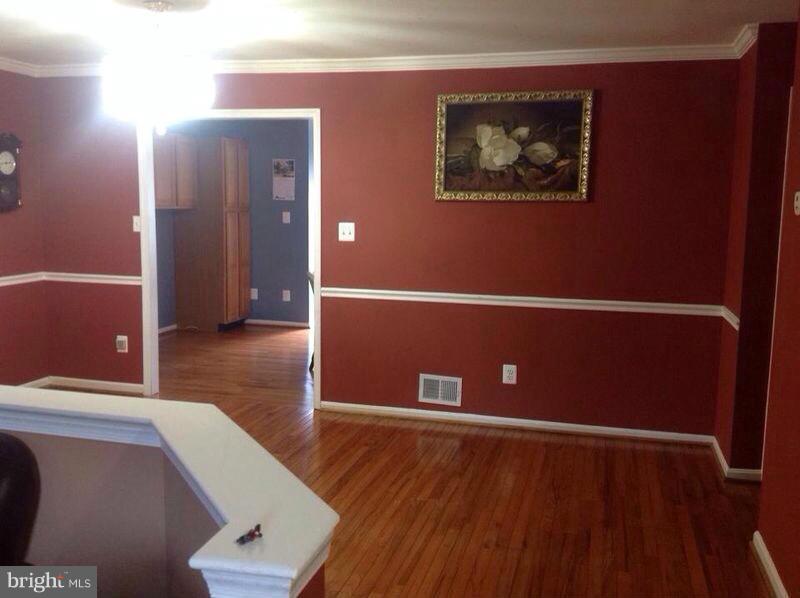 MIRROR RIDGE - Residential