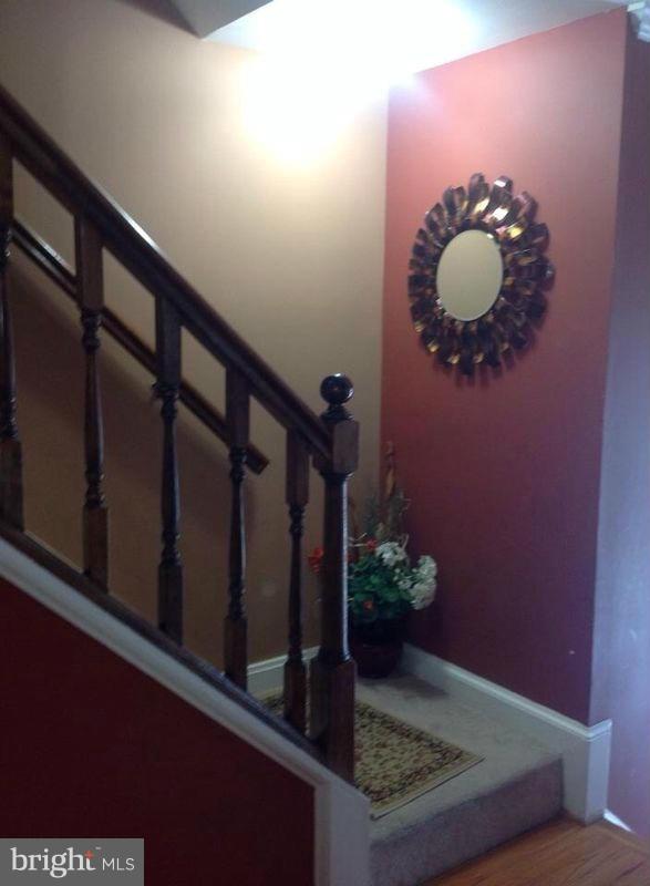 MIRROR RIDGE - Residential